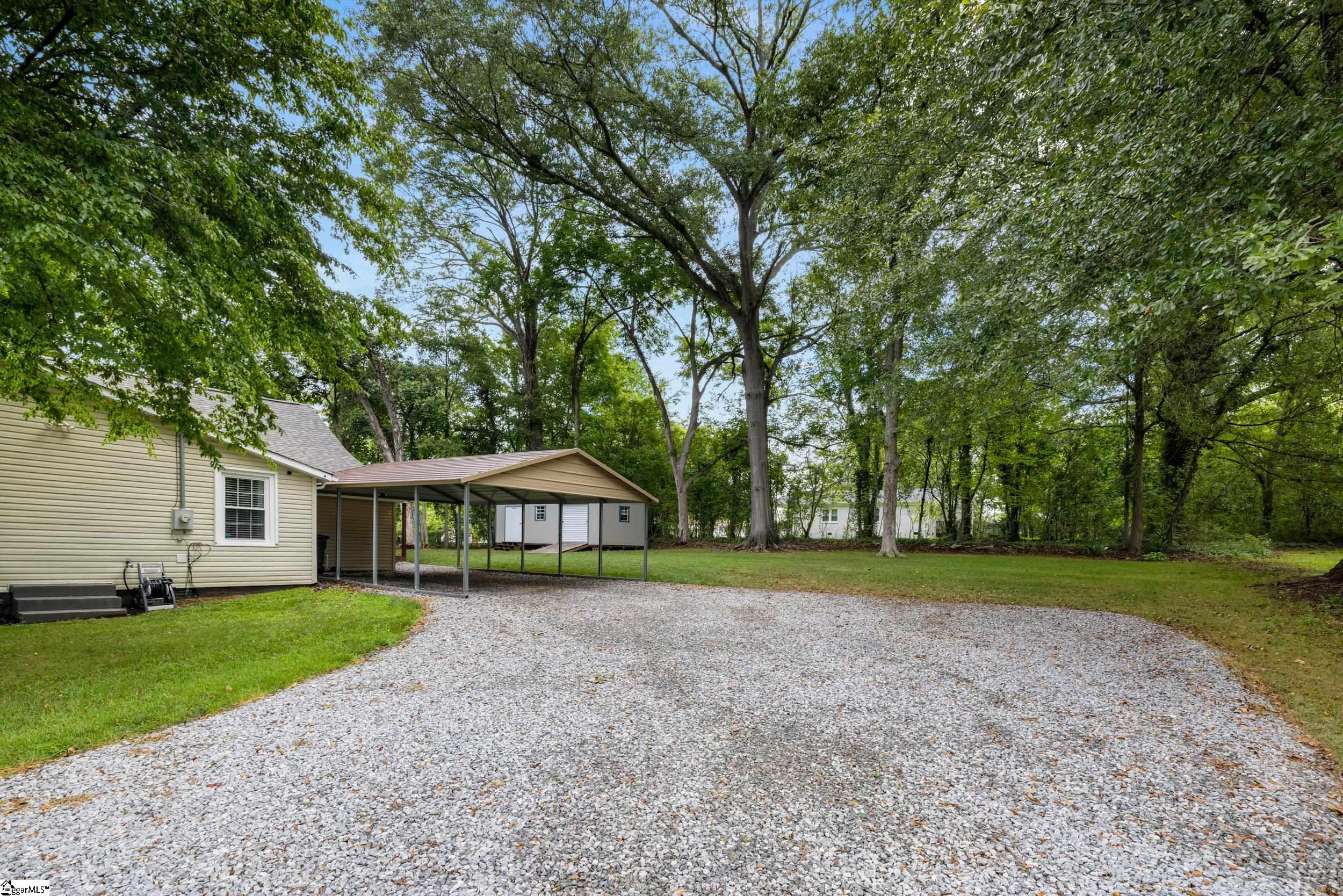 9 Lee Street Liberty, SC 29657