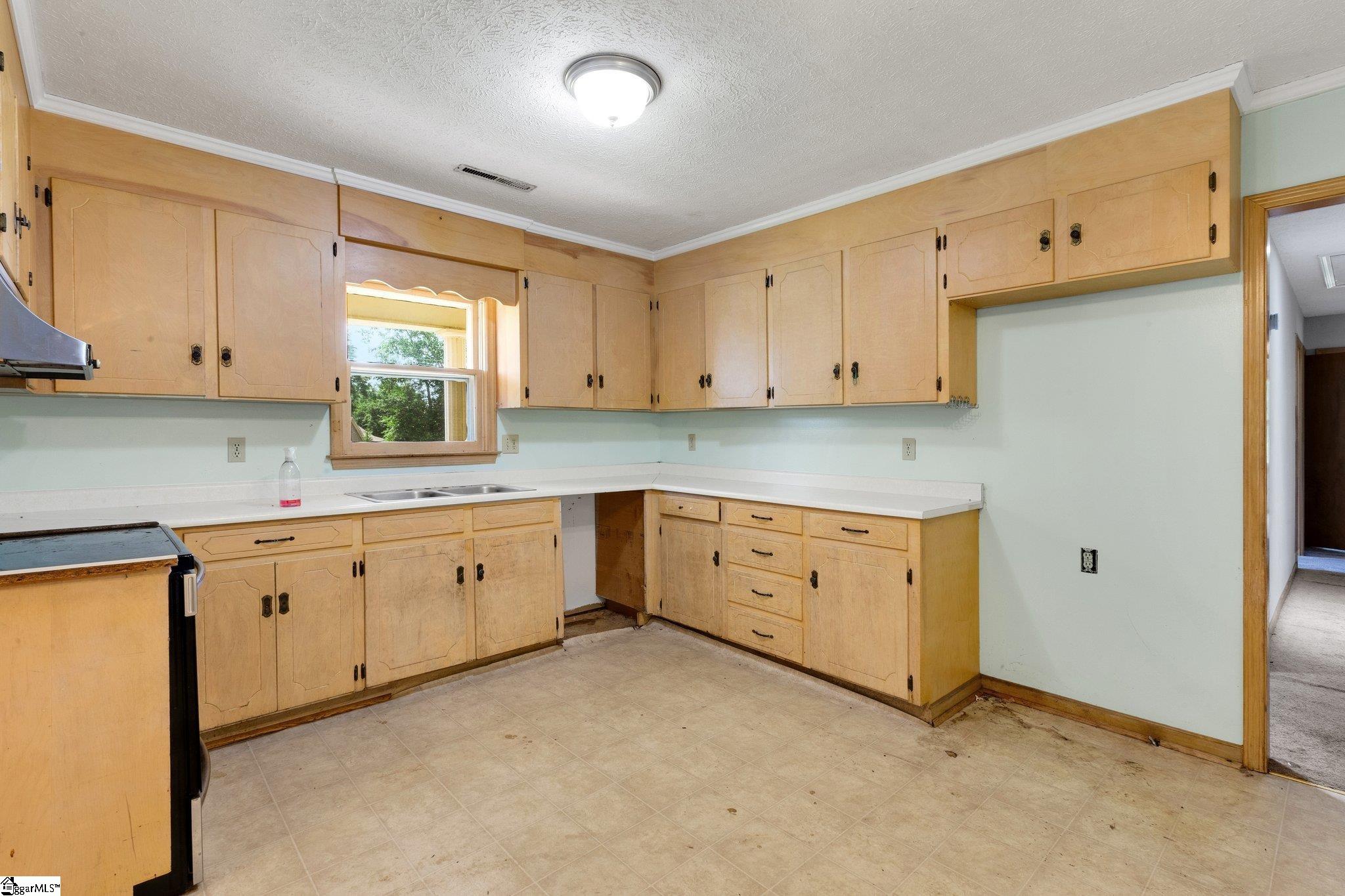 1527 Jonesville Road Simpsonville, SC 29681