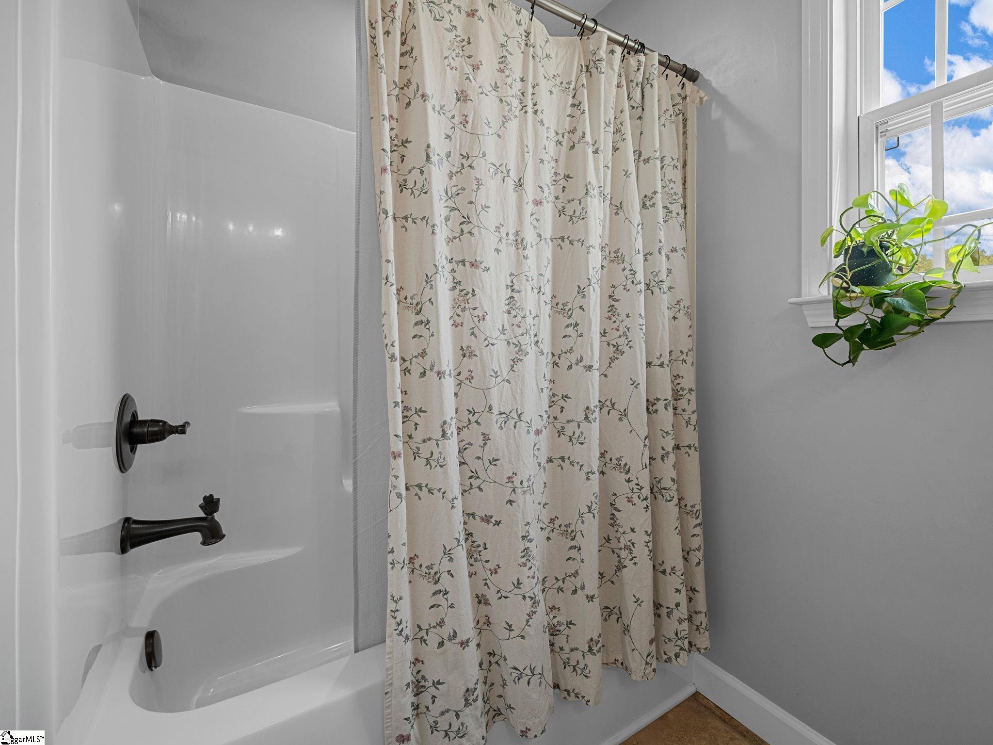 443 Silver Thorne Drive Wellford, SC 29385