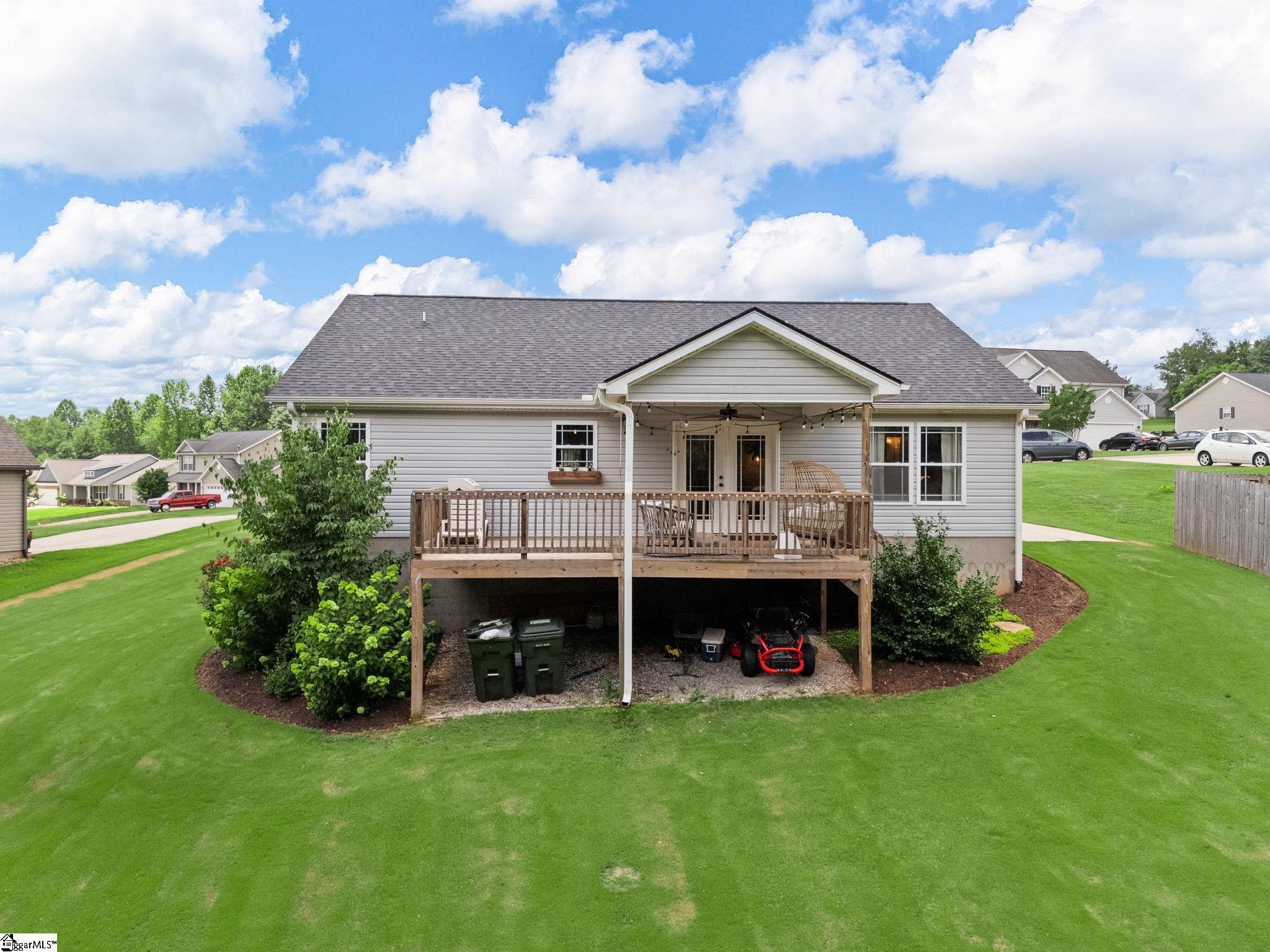 443 Silver Thorne Drive Wellford, SC 29385
