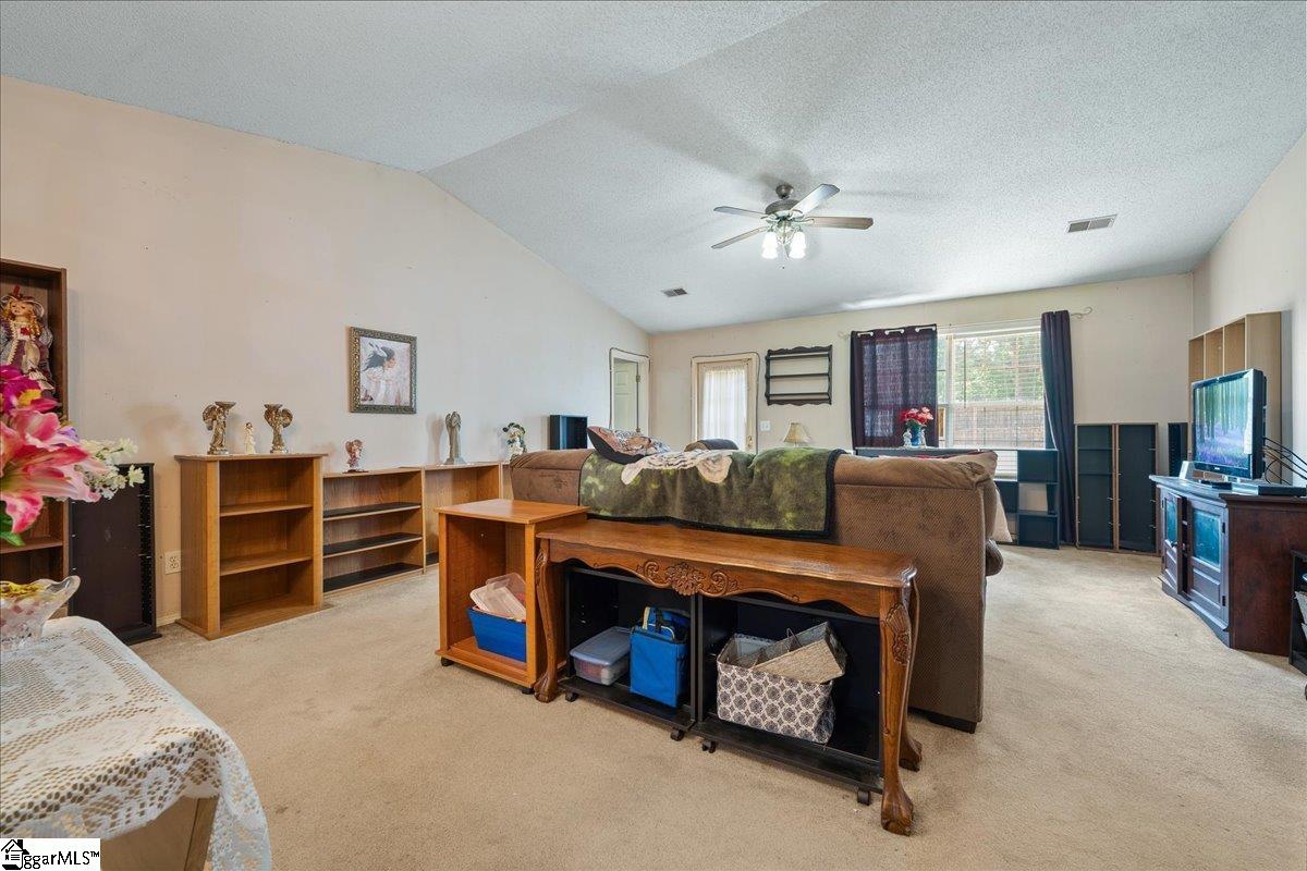 8 Pasture Place Simpsonville, SC 29681