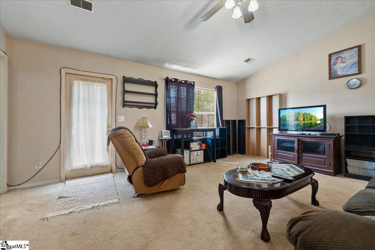 8 Pasture Place Simpsonville, SC 29681