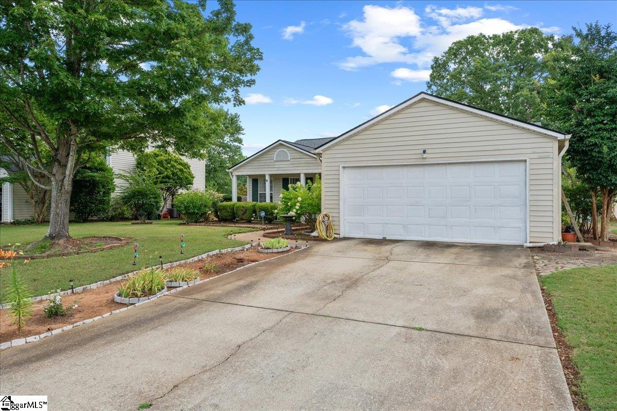 8 Pasture Place Simpsonville, SC 29681