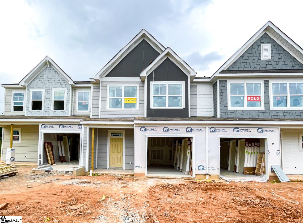 619 Autumn Lake Road Simpsonville, SC 29681