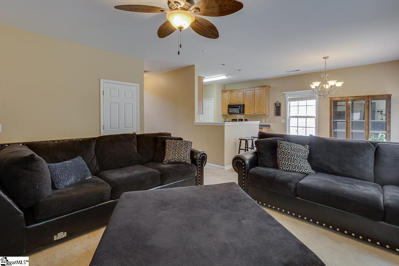 27 Farmbrook Way Simpsonville, SC 29681