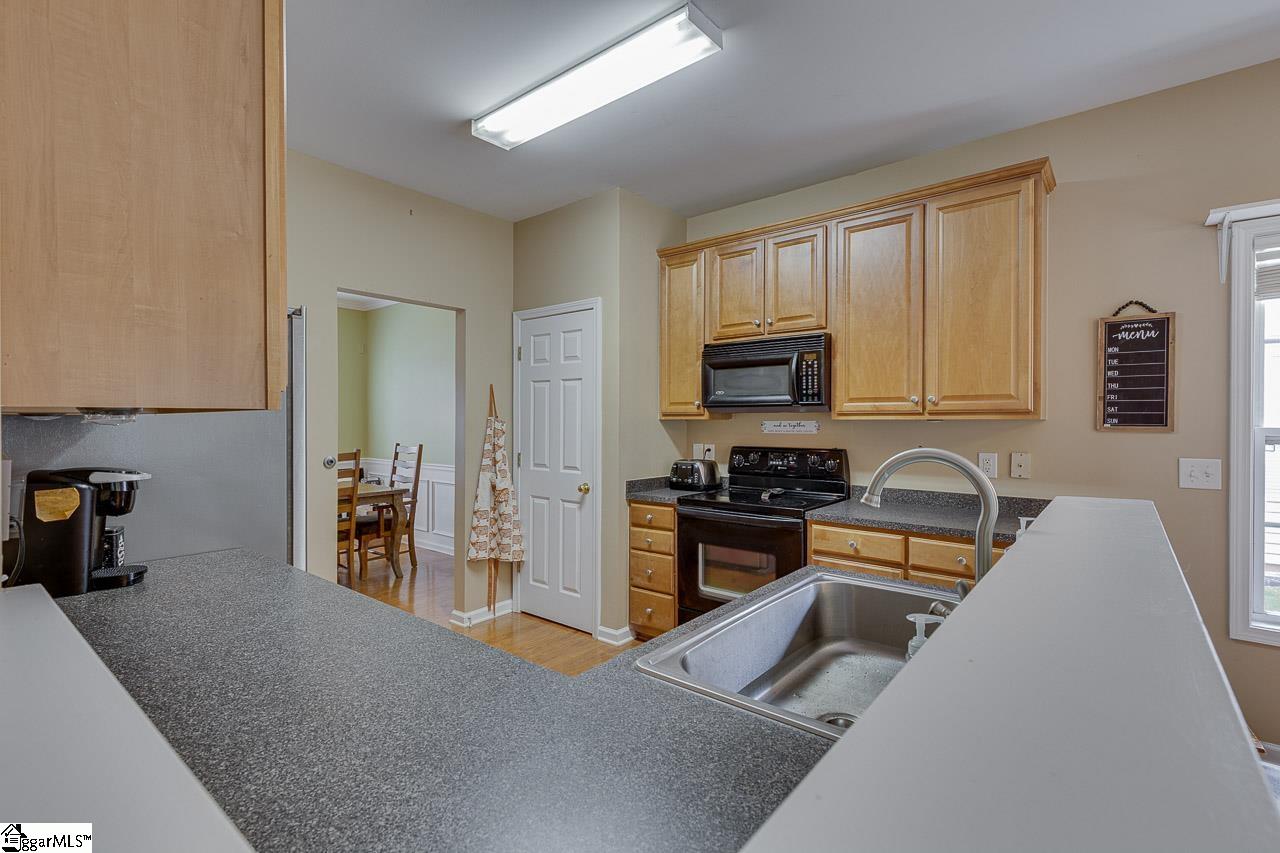 27 Farmbrook Way Simpsonville, SC 29681