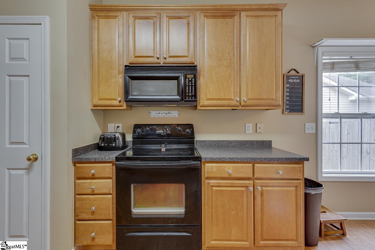 27 Farmbrook Way Simpsonville, SC 29681