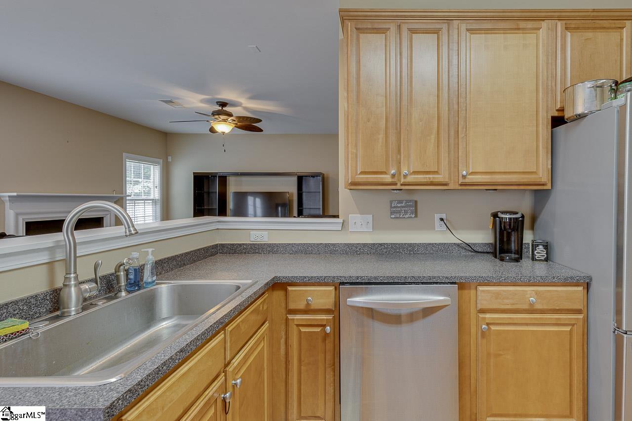 27 Farmbrook Way Simpsonville, SC 29681