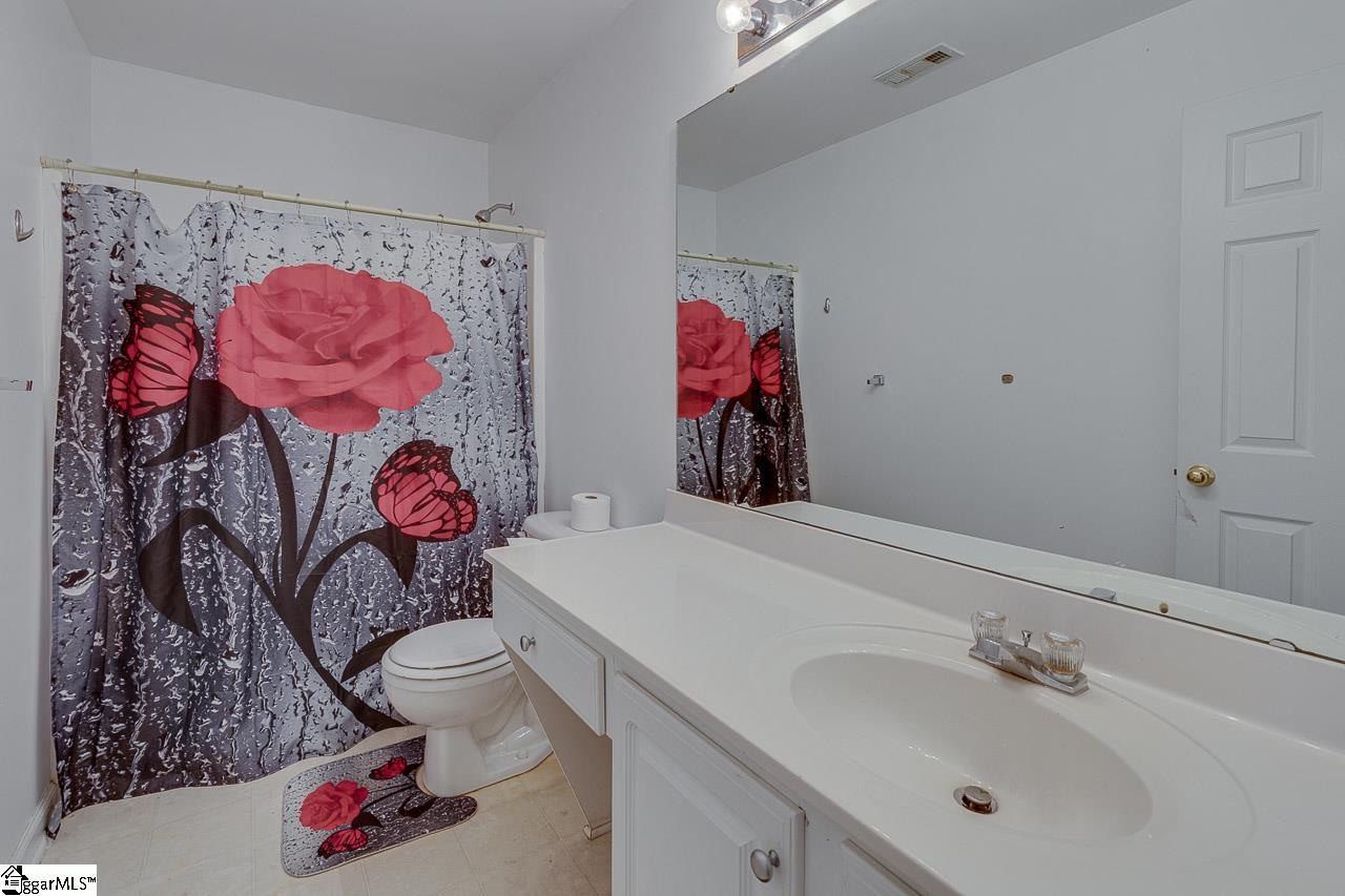 27 Farmbrook Way Simpsonville, SC 29681