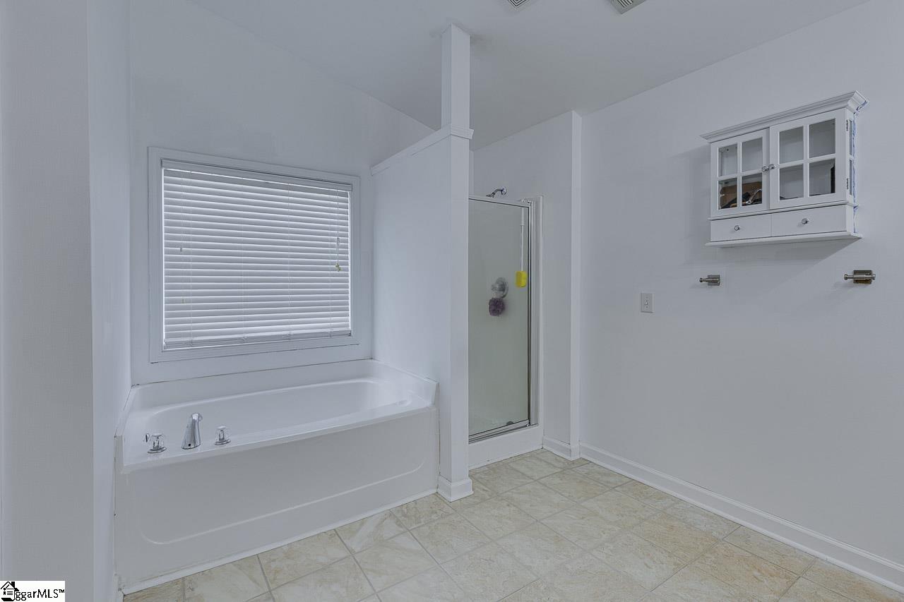 27 Farmbrook Way Simpsonville, SC 29681