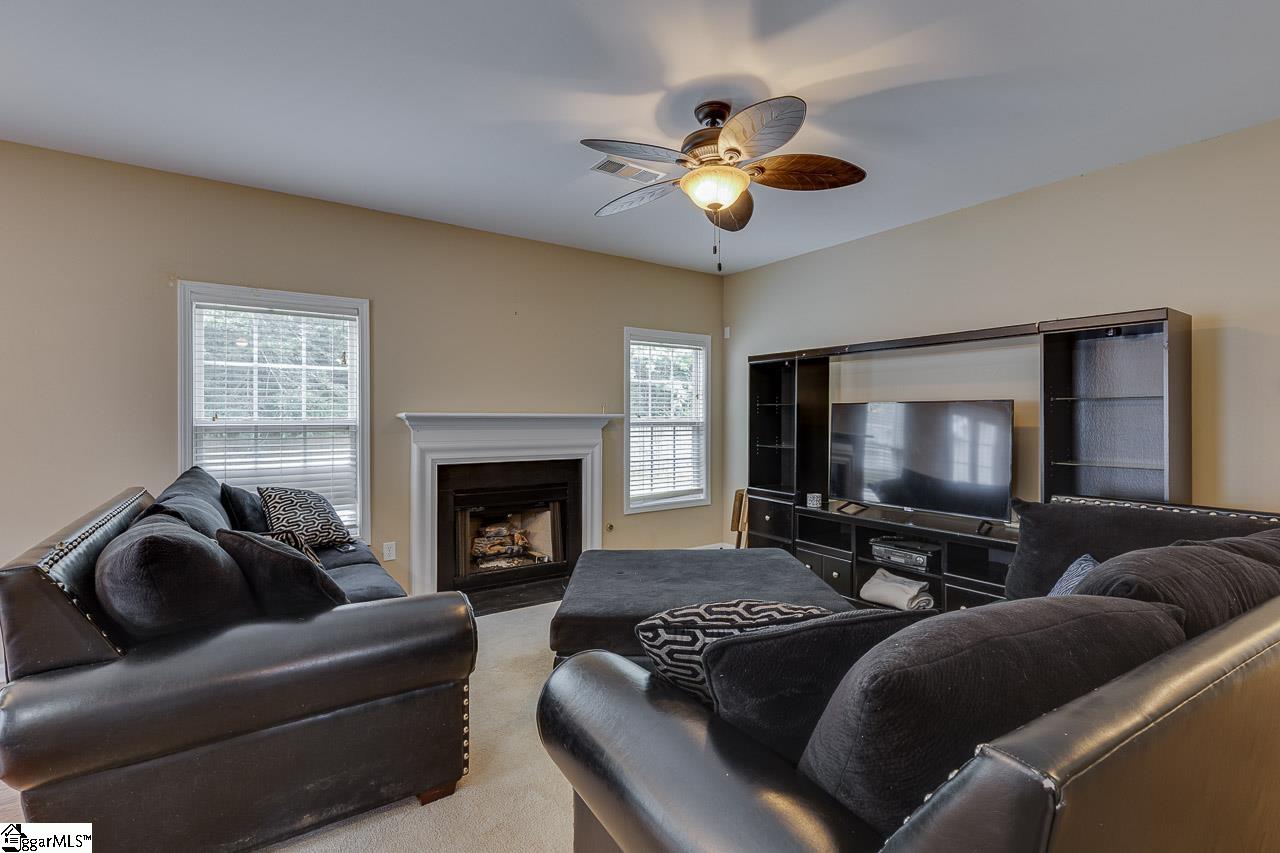 27 Farmbrook Way Simpsonville, SC 29681