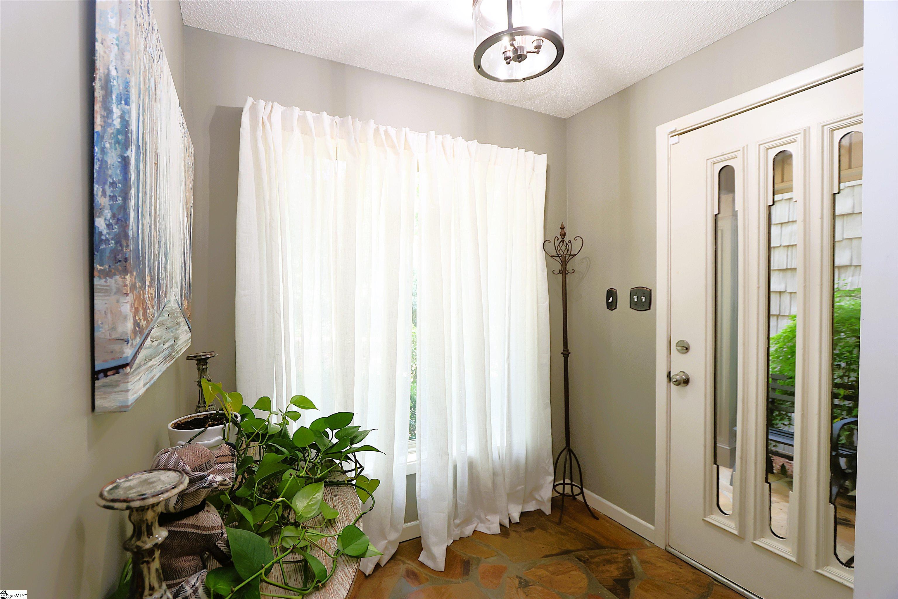 294 Hollis Drive Spartanburg, SC 29307