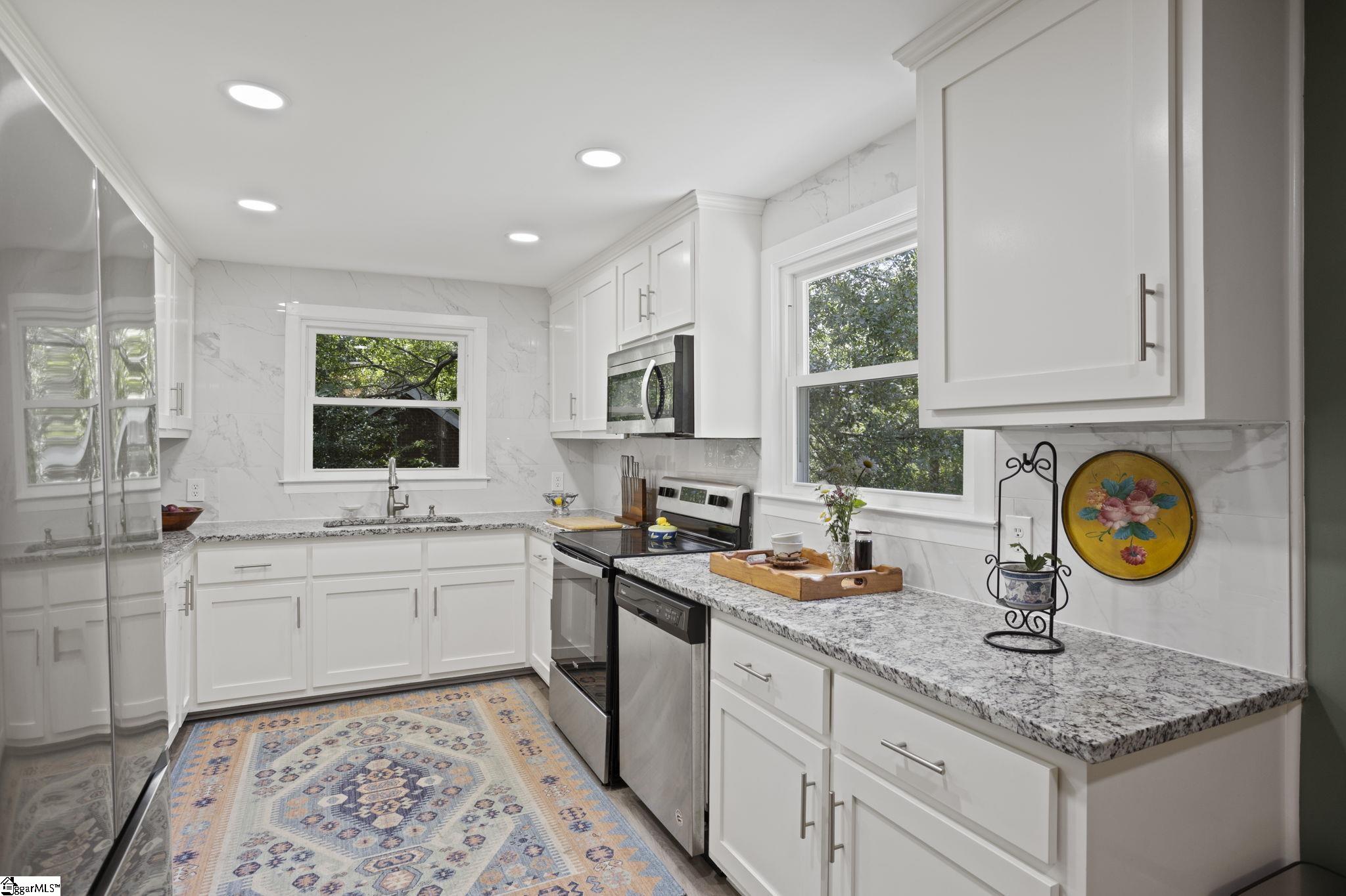 5 Ridgewood Drive Greenville, SC 29615