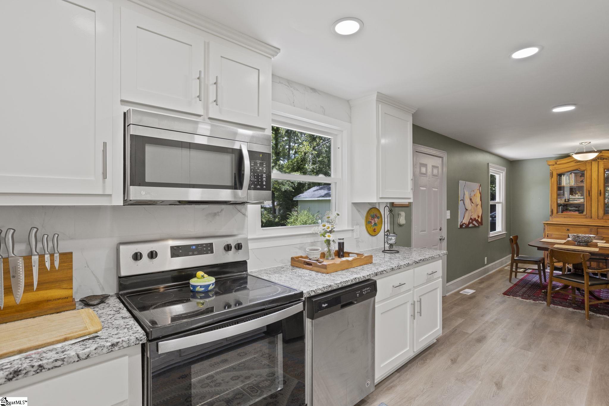 5 Ridgewood Drive Greenville, SC 29615