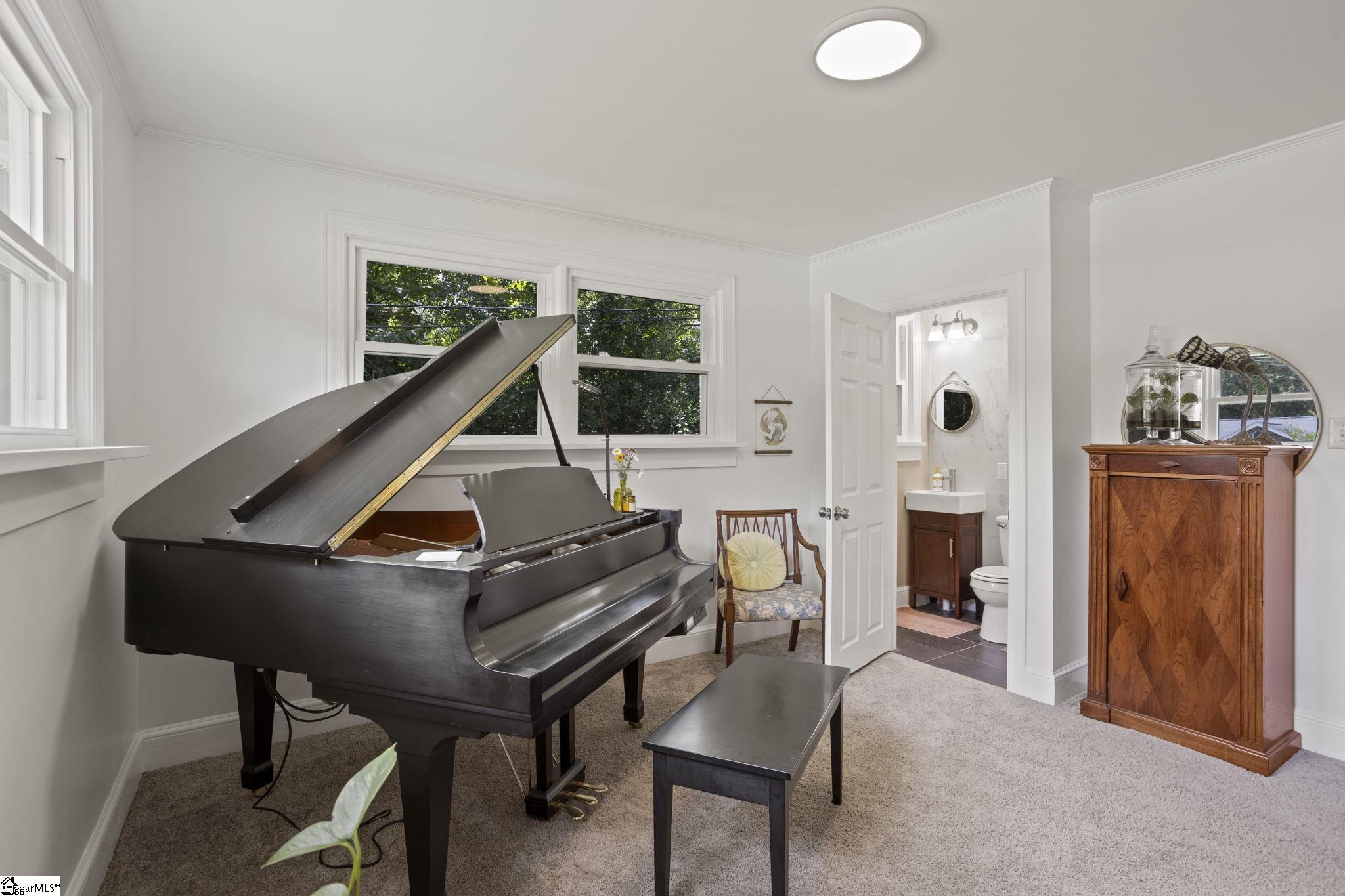 5 Ridgewood Drive Greenville, SC 29615