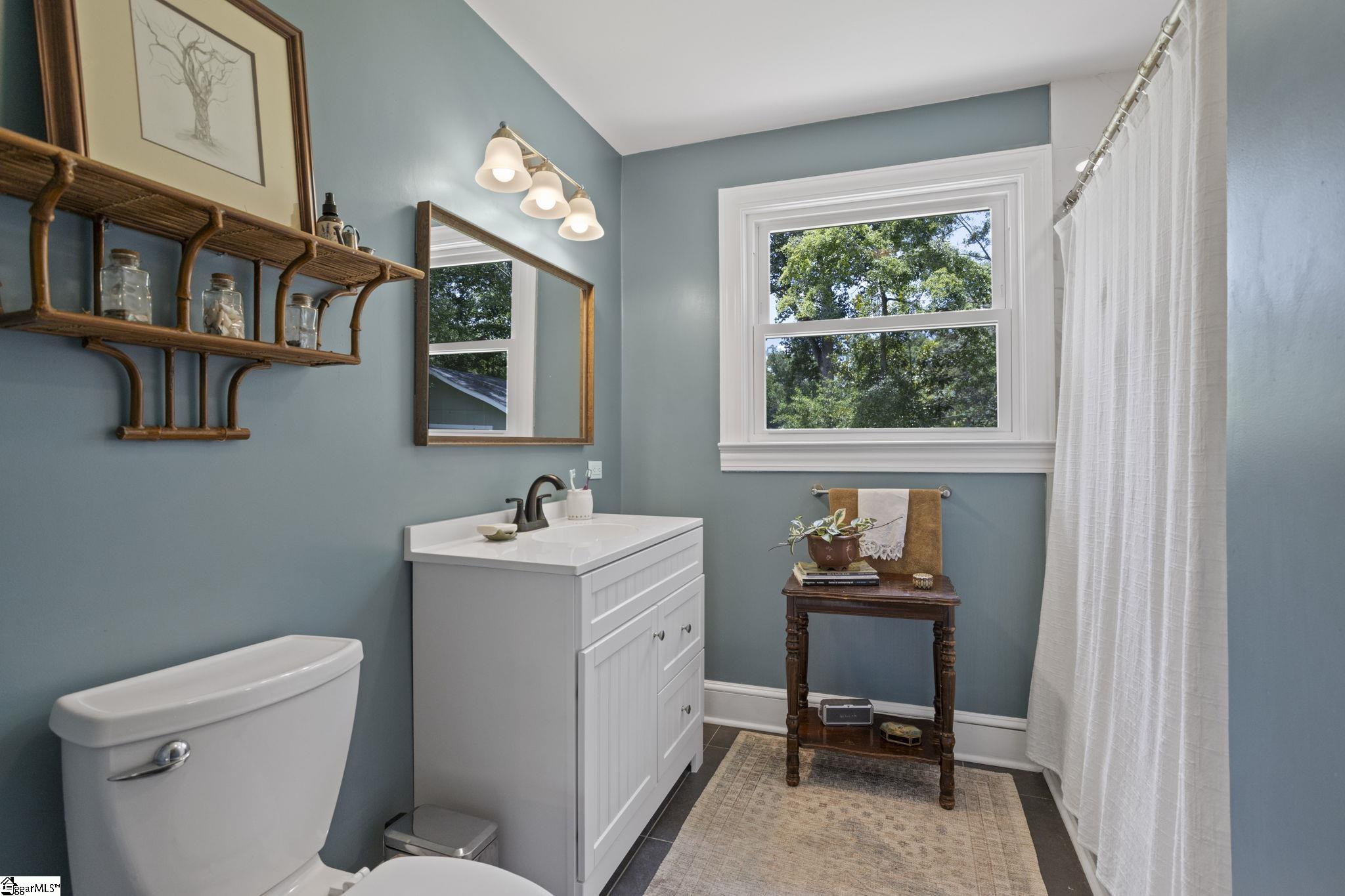5 Ridgewood Drive Greenville, SC 29615