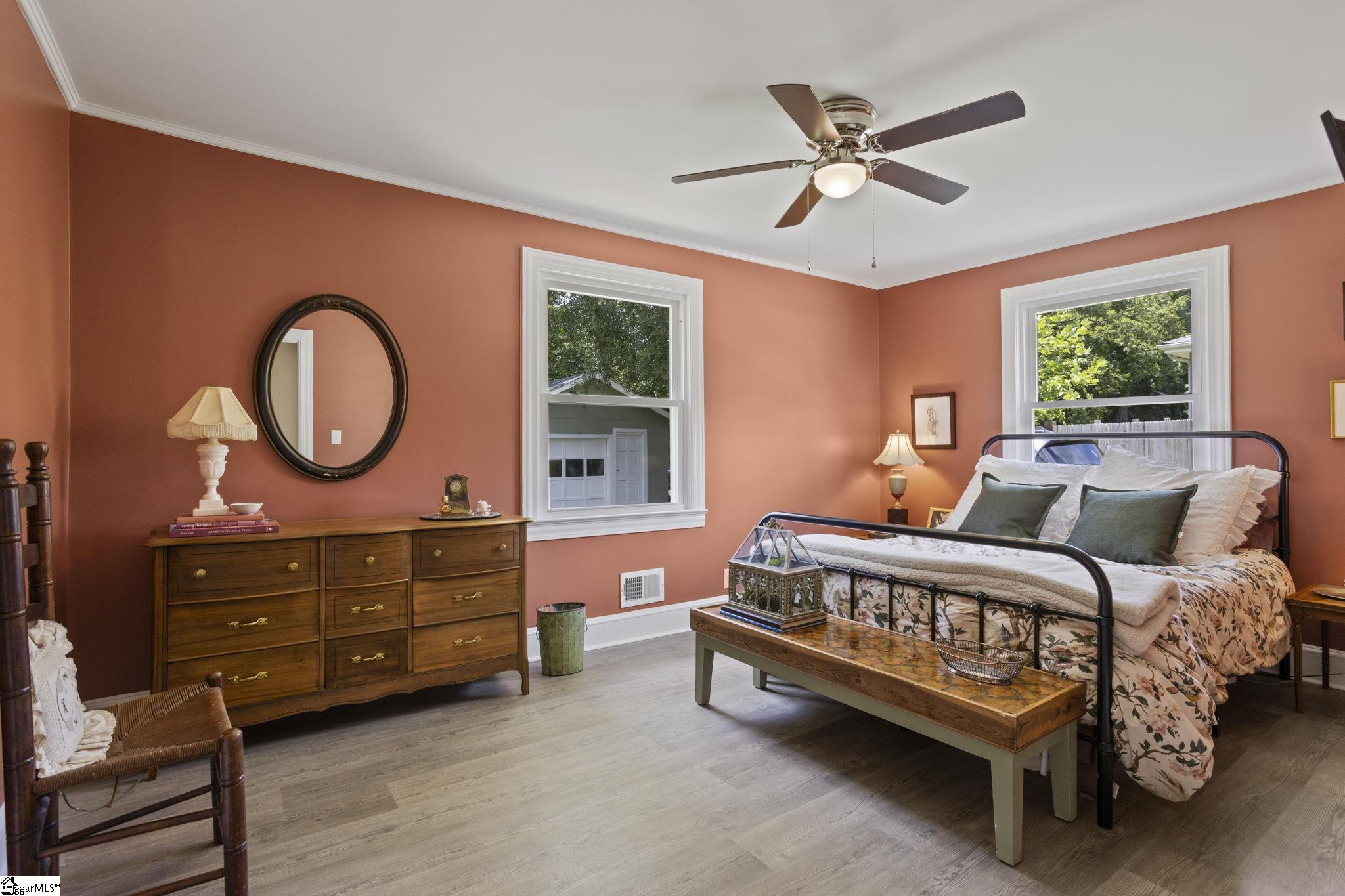 5 Ridgewood Drive Greenville, SC 29615