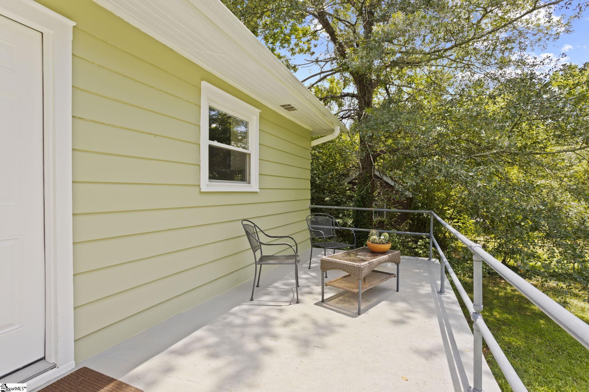 5 Ridgewood Drive Greenville, SC 29615