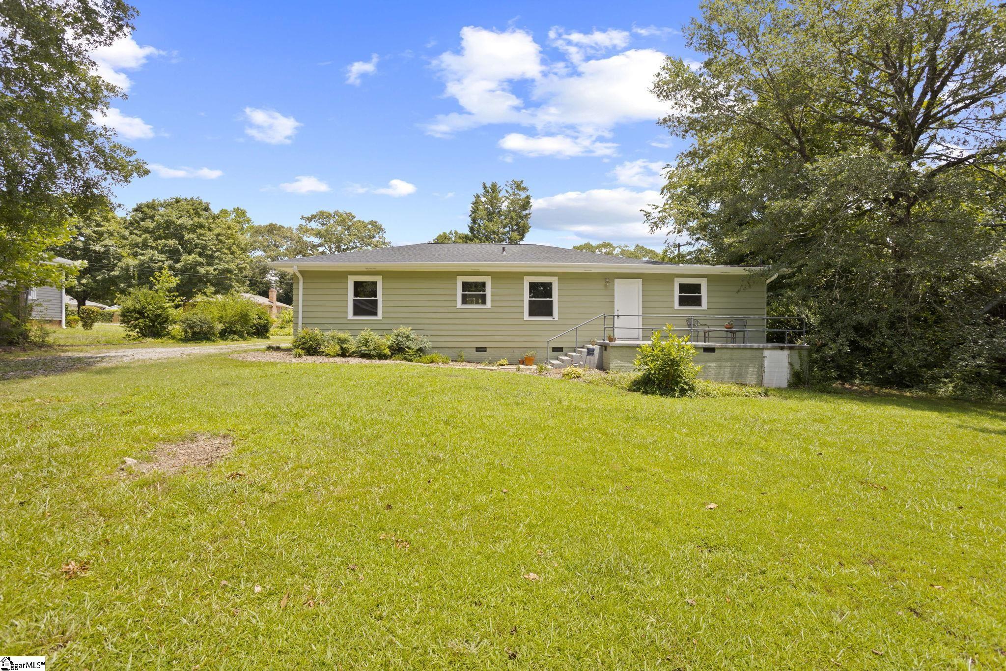 5 Ridgewood Drive Greenville, SC 29615