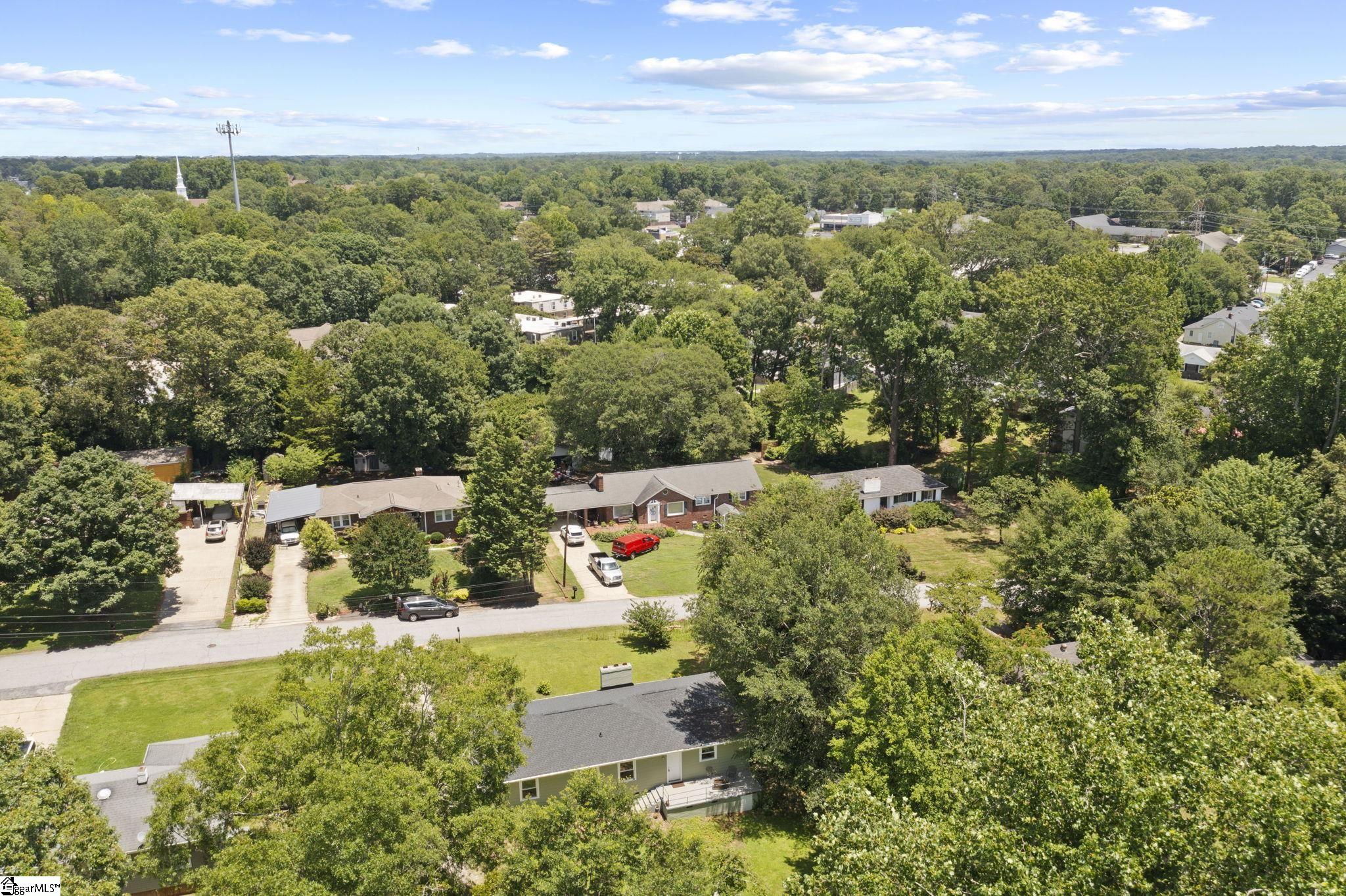 5 Ridgewood Drive Greenville, SC 29615