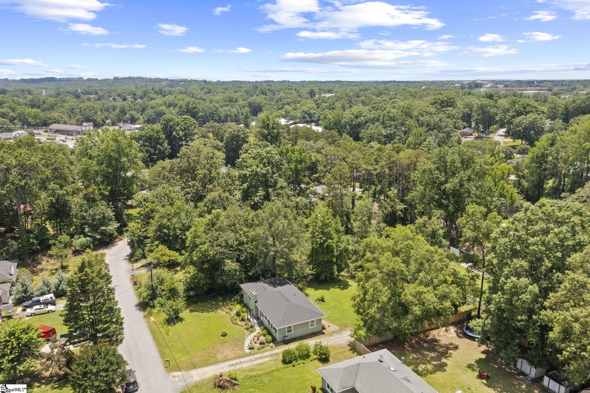5 Ridgewood Drive Greenville, SC 29615