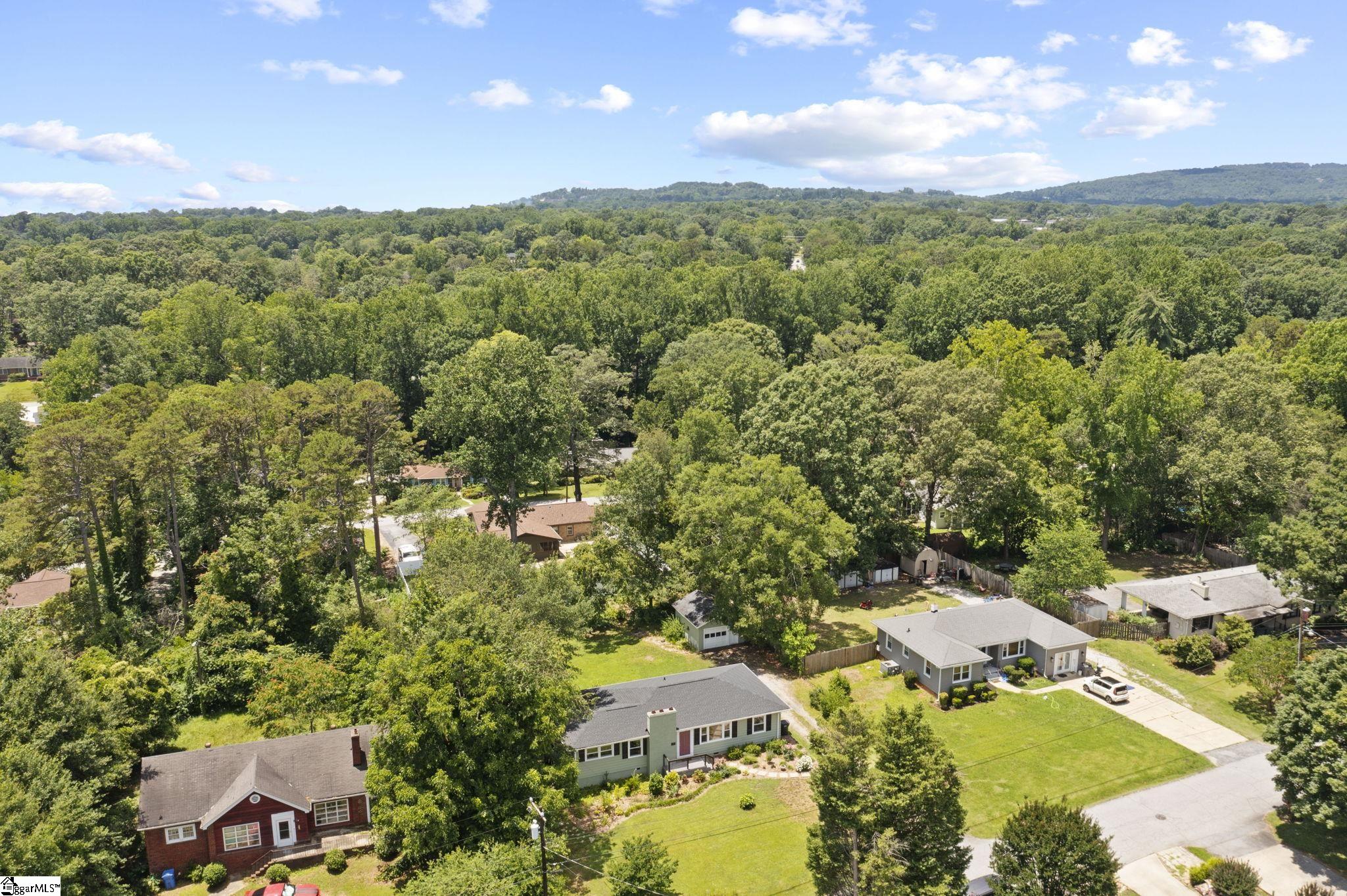 5 Ridgewood Drive Greenville, SC 29615