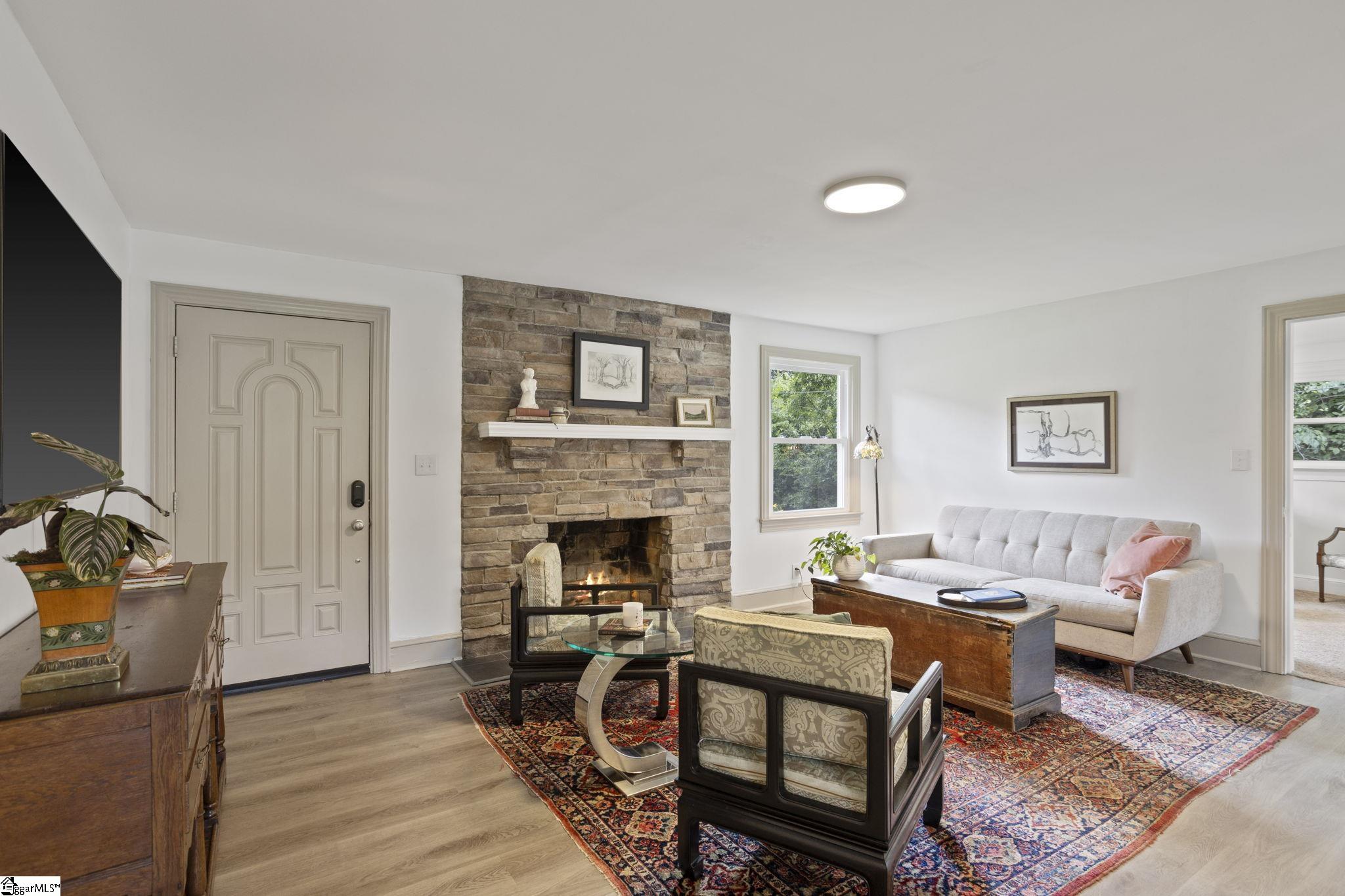 5 Ridgewood Drive Greenville, SC 29615