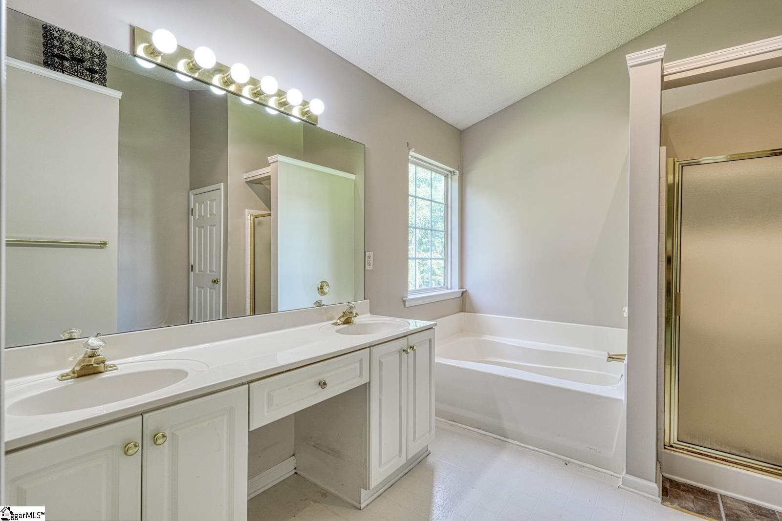 707 Birkhall Court Spartanburg, SC 29301