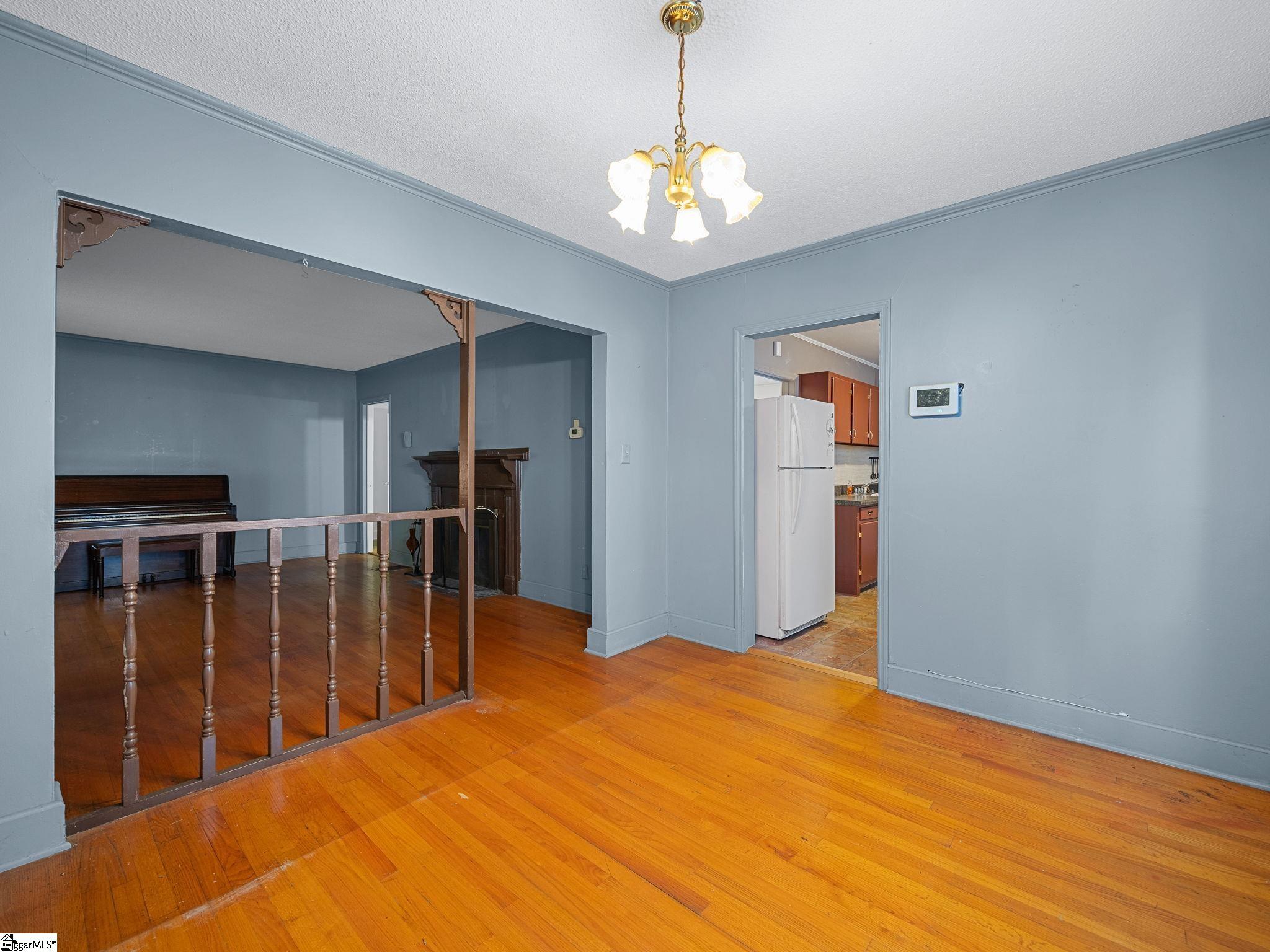228 Charlesworth Avenue Spartanburg, SC 29306