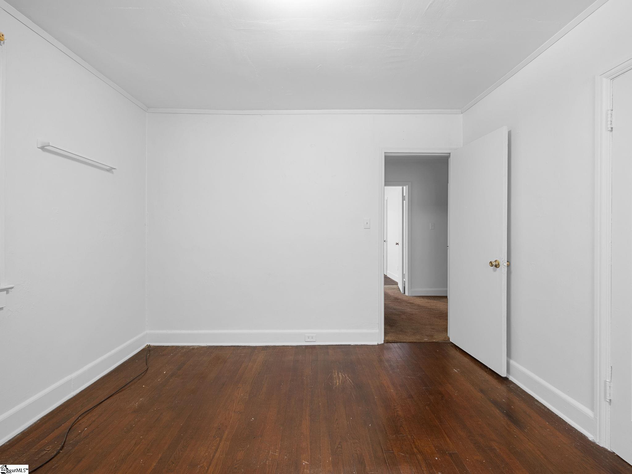 228 Charlesworth Avenue Spartanburg, SC 29306