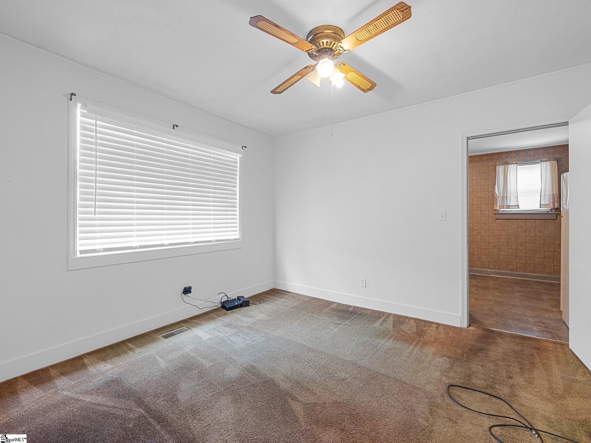 228 Charlesworth Avenue Spartanburg, SC 29306