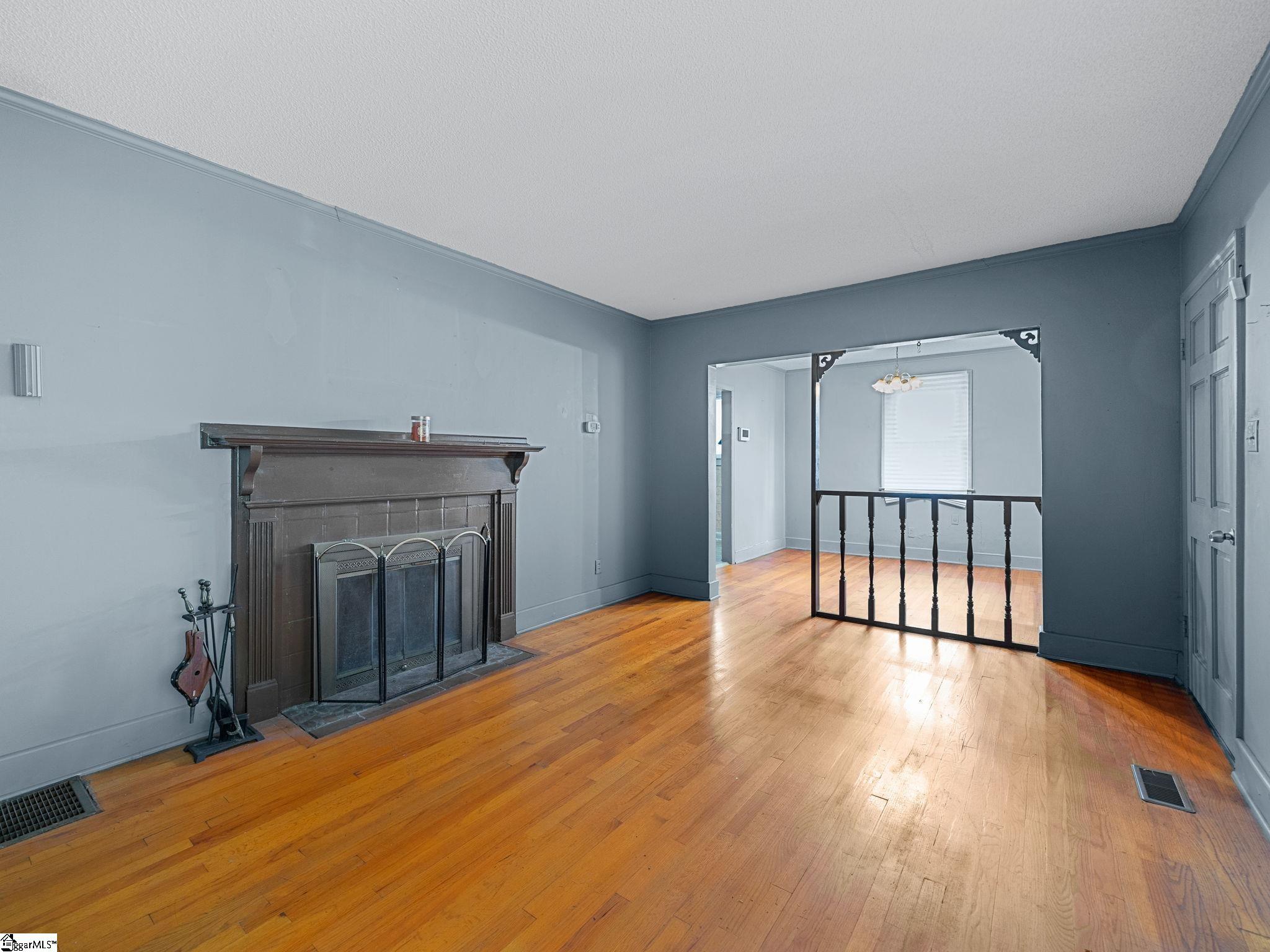 228 Charlesworth Avenue Spartanburg, SC 29306