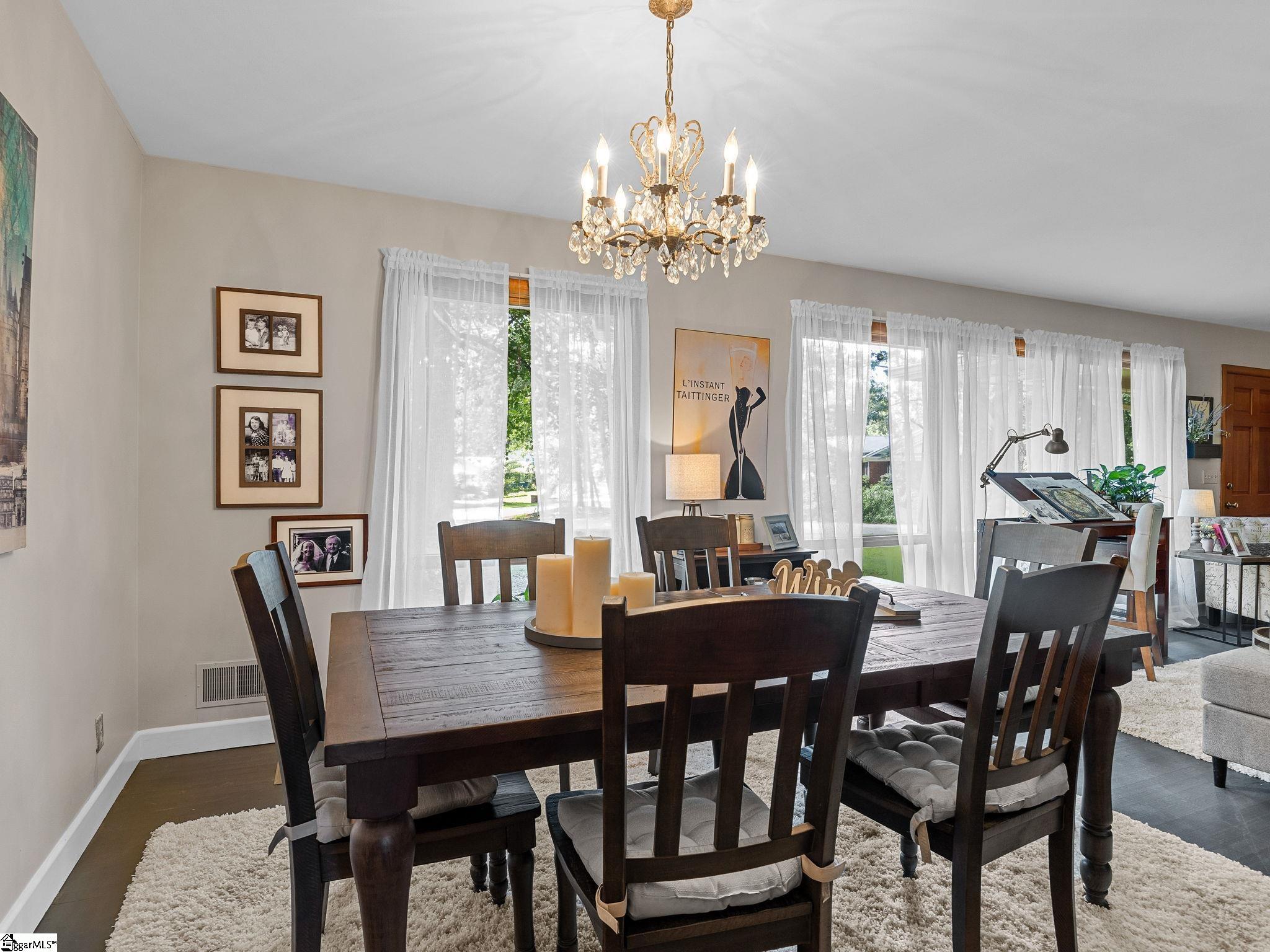 126 Spring Valley Drive Spartanburg, SC 29301