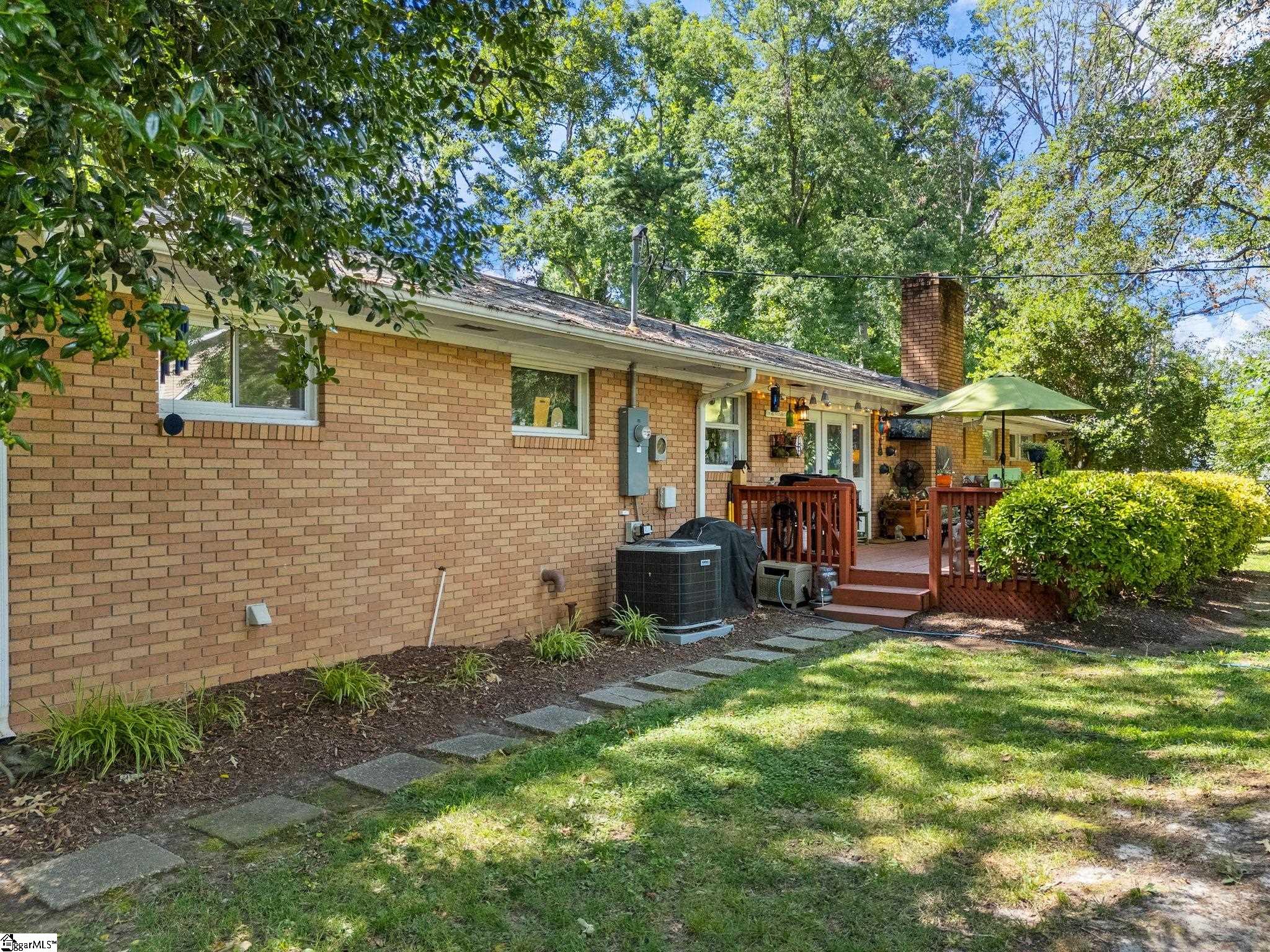 126 Spring Valley Drive Spartanburg, SC 29301
