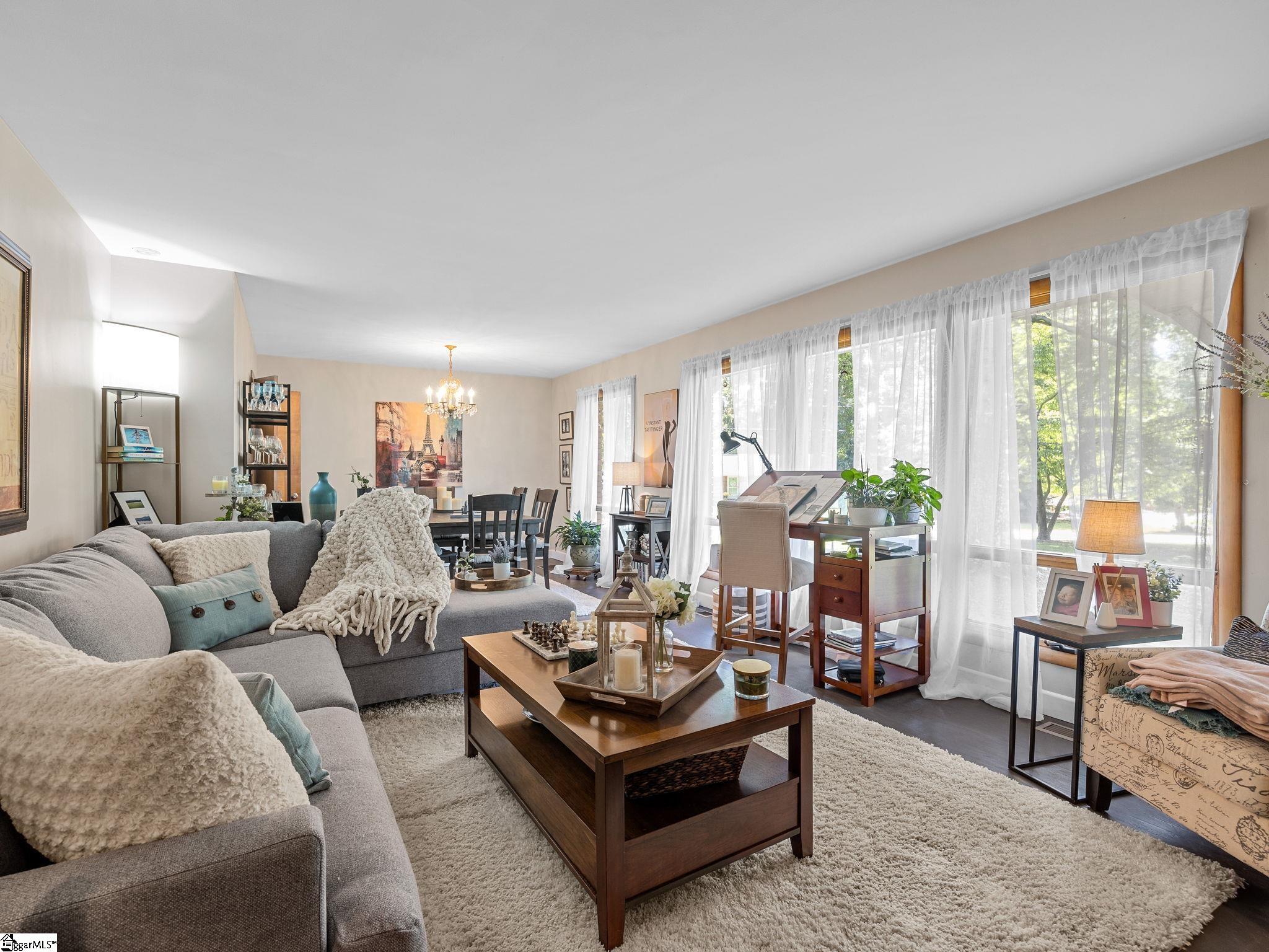 126 Spring Valley Drive Spartanburg, SC 29301