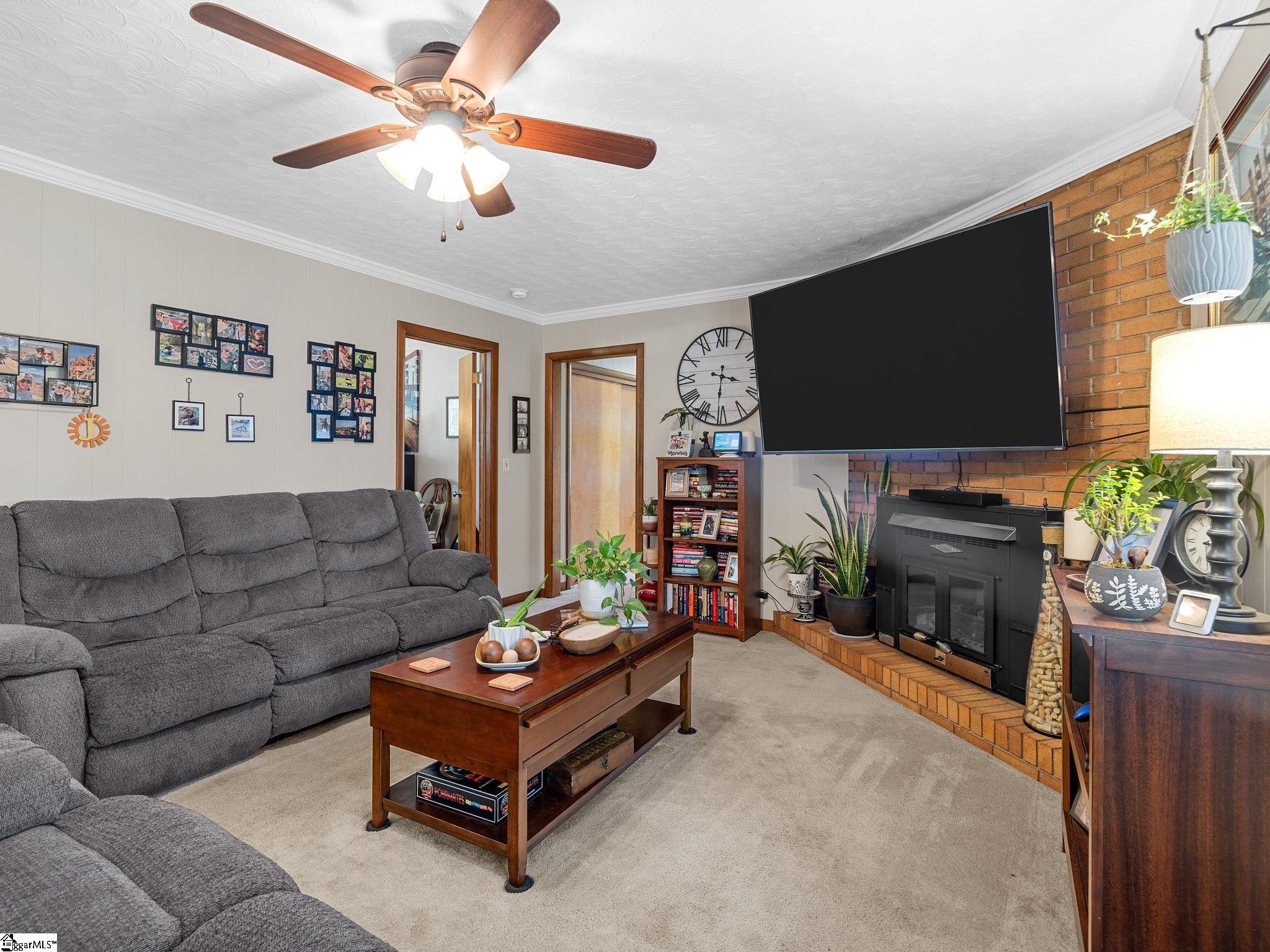 126 Spring Valley Drive Spartanburg, SC 29301