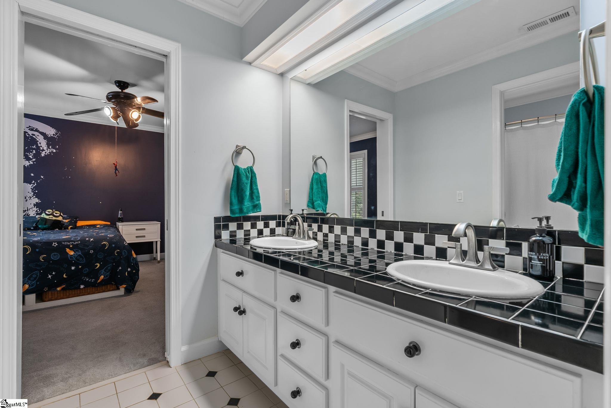 121 Berrow Way Taylors, SC 29687