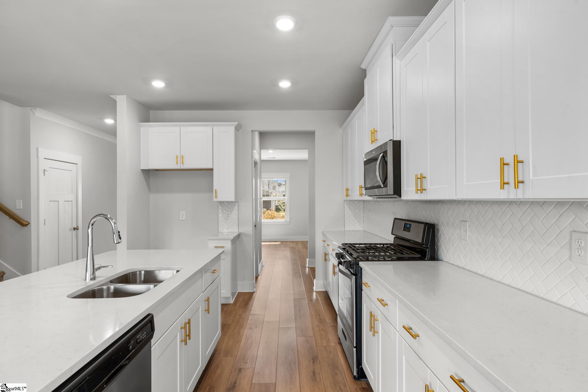 30 Shorncliffe Road Simpsonville, SC 29680