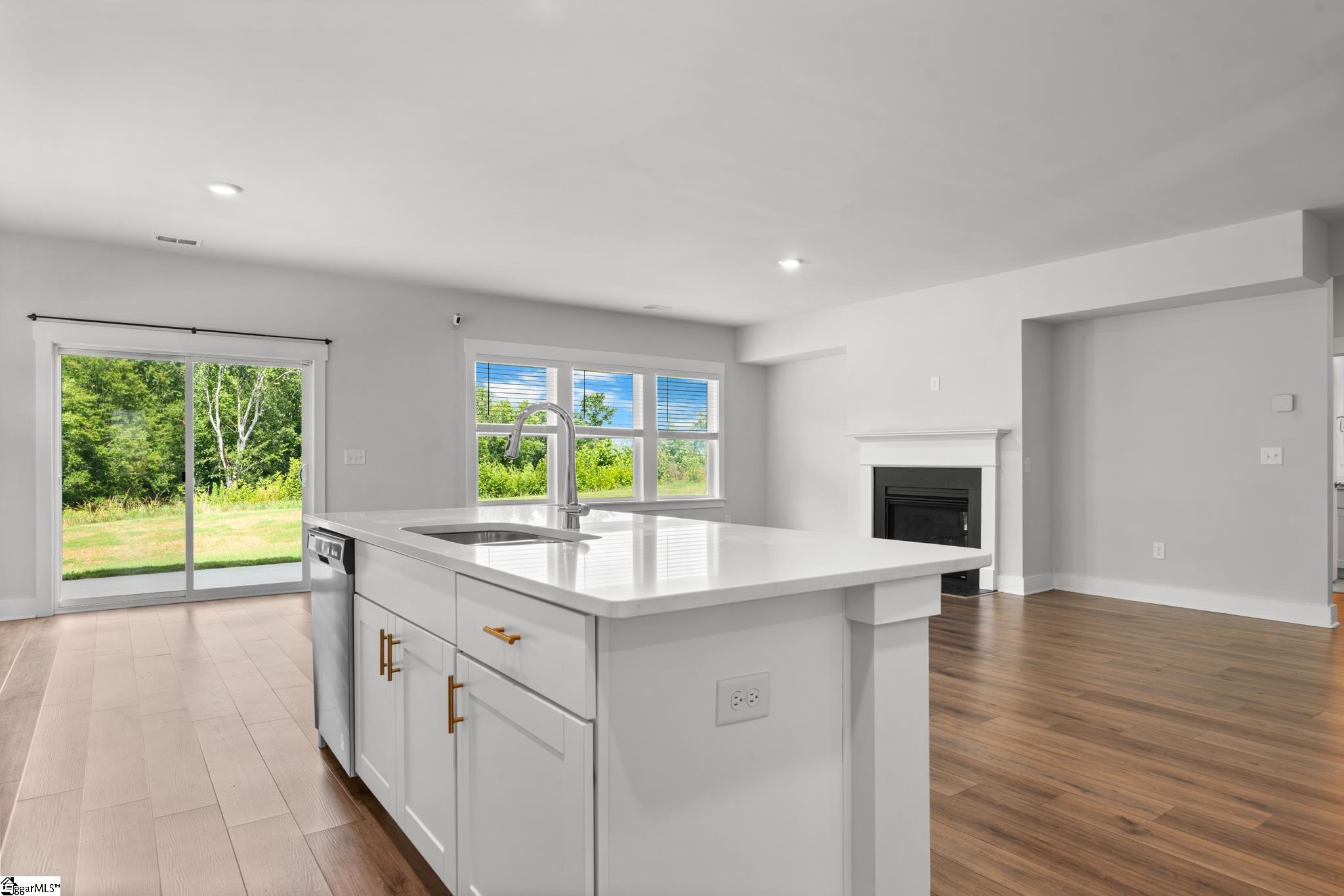30 Shorncliffe Road Simpsonville, SC 29680