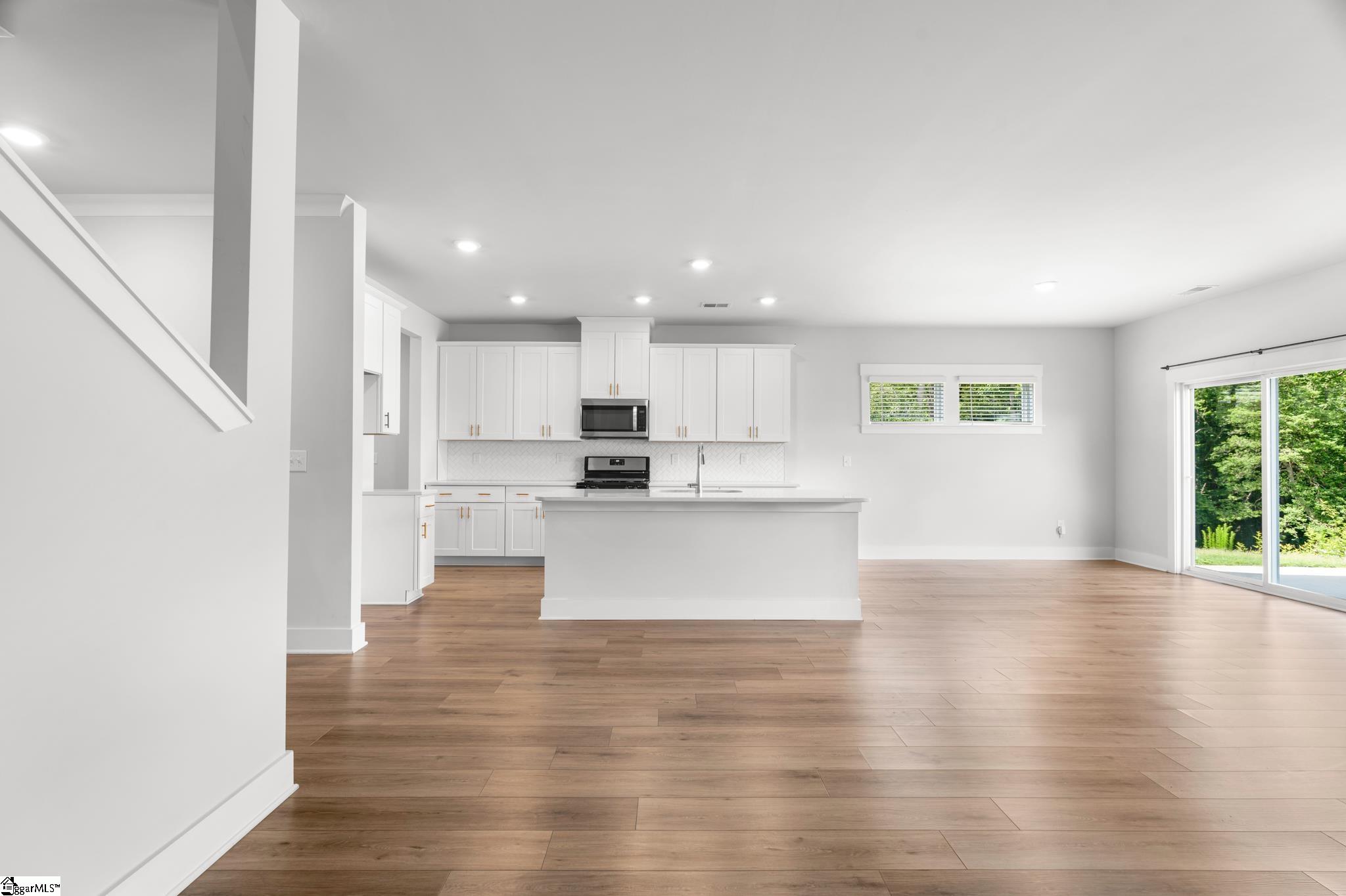 30 Shorncliffe Road Simpsonville, SC 29680