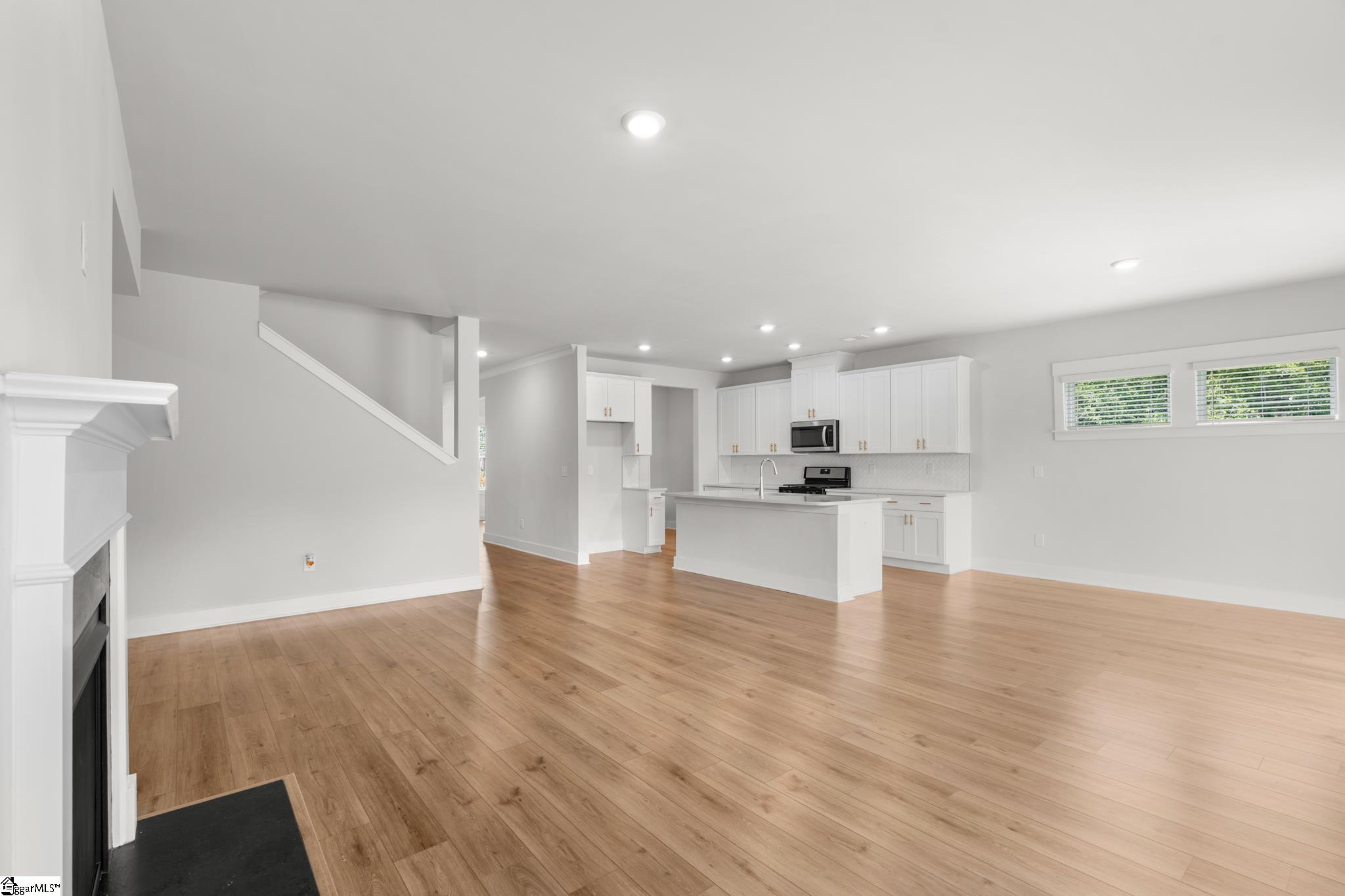 30 Shorncliffe Road Simpsonville, SC 29680