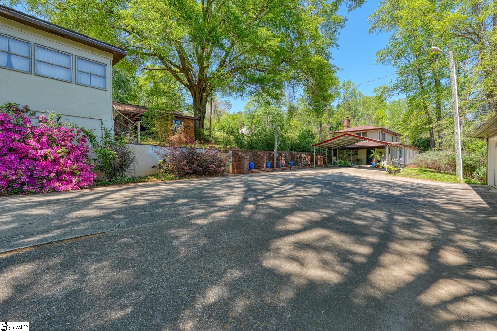 1212 Riveroak Road Inman, SC 29349