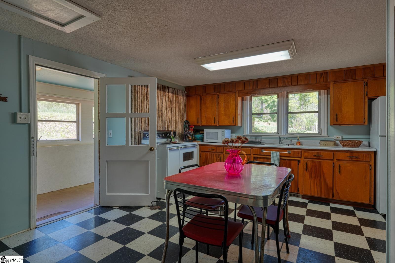 1212 Riveroak Road Inman, SC 29349