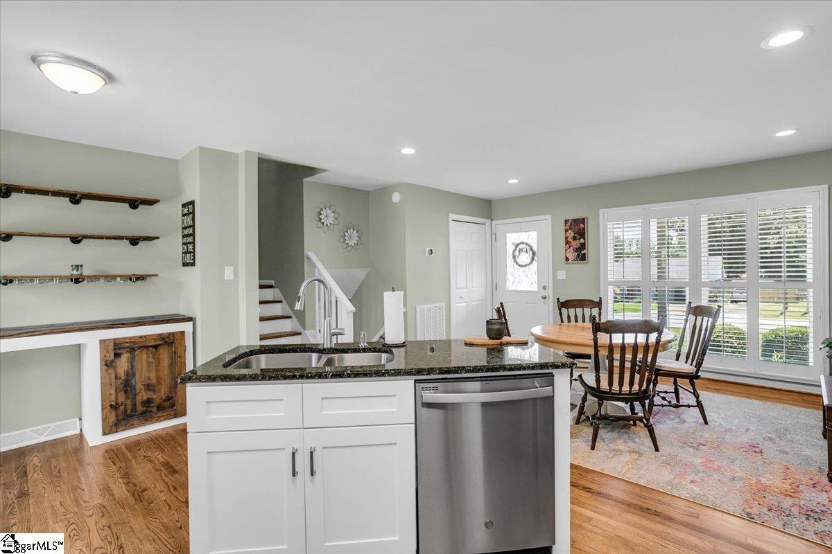 25 Amy Lane Taylors, SC 29687