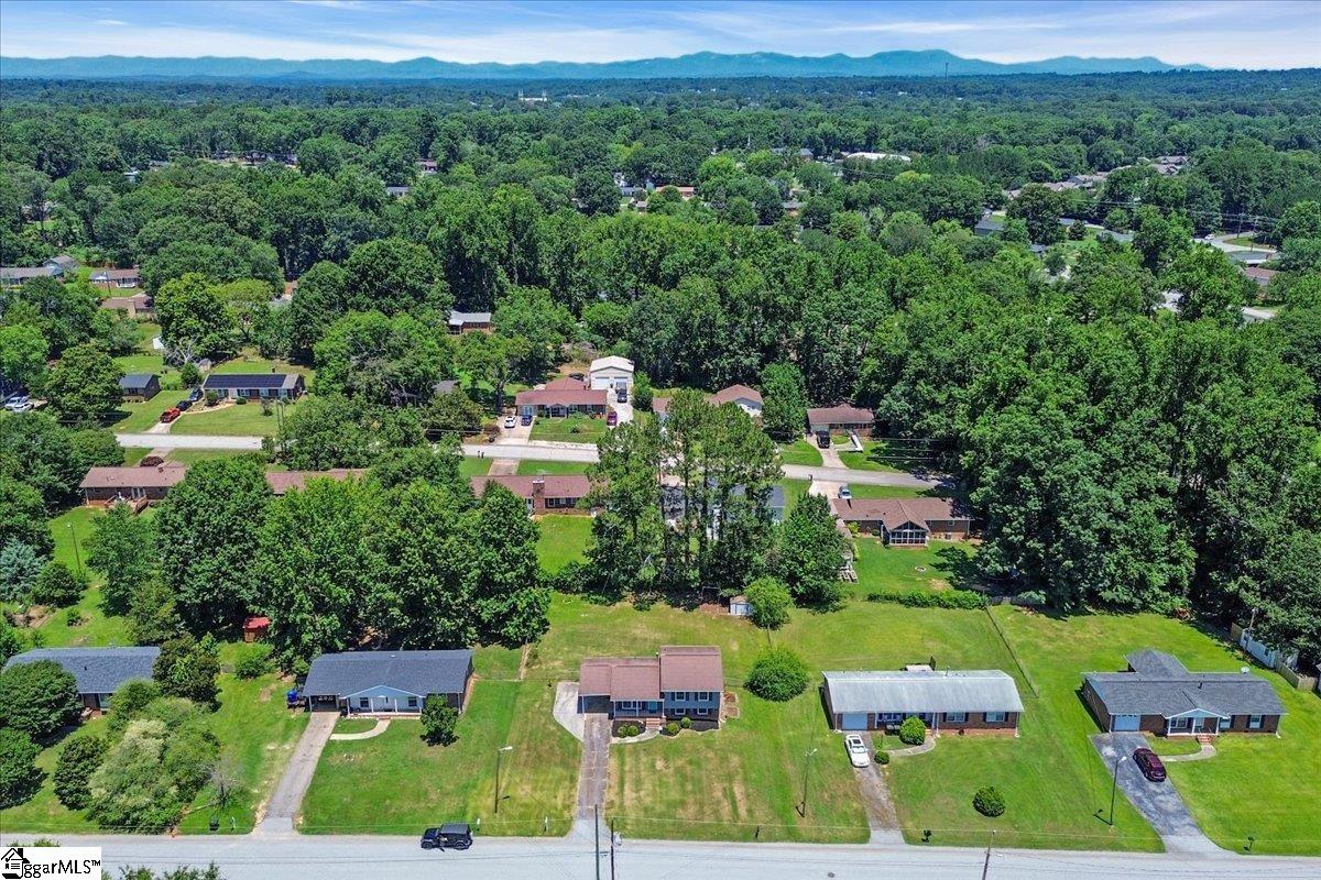 25 Amy Lane Taylors, SC 29687