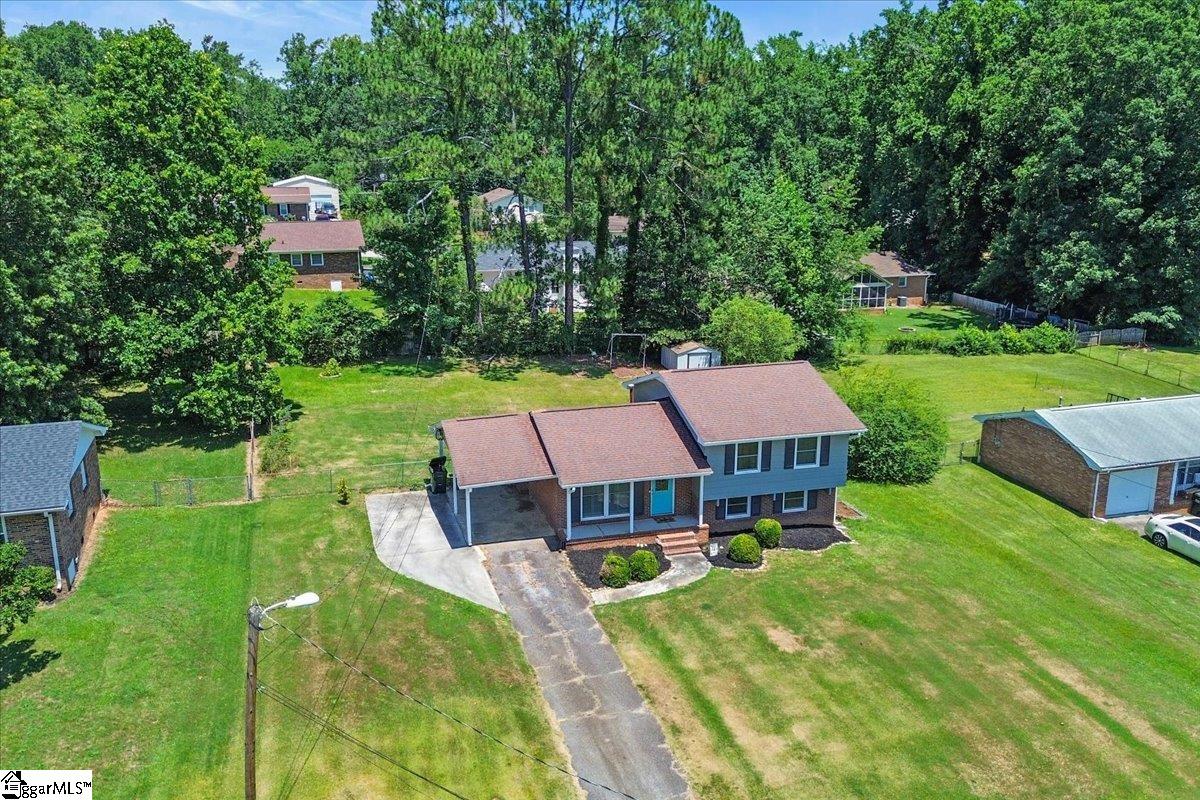 25 Amy Lane Taylors, SC 29687