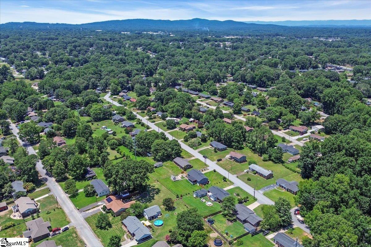 25 Amy Lane Taylors, SC 29687