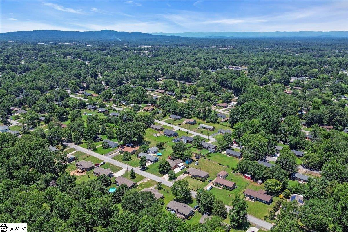 25 Amy Lane Taylors, SC 29687