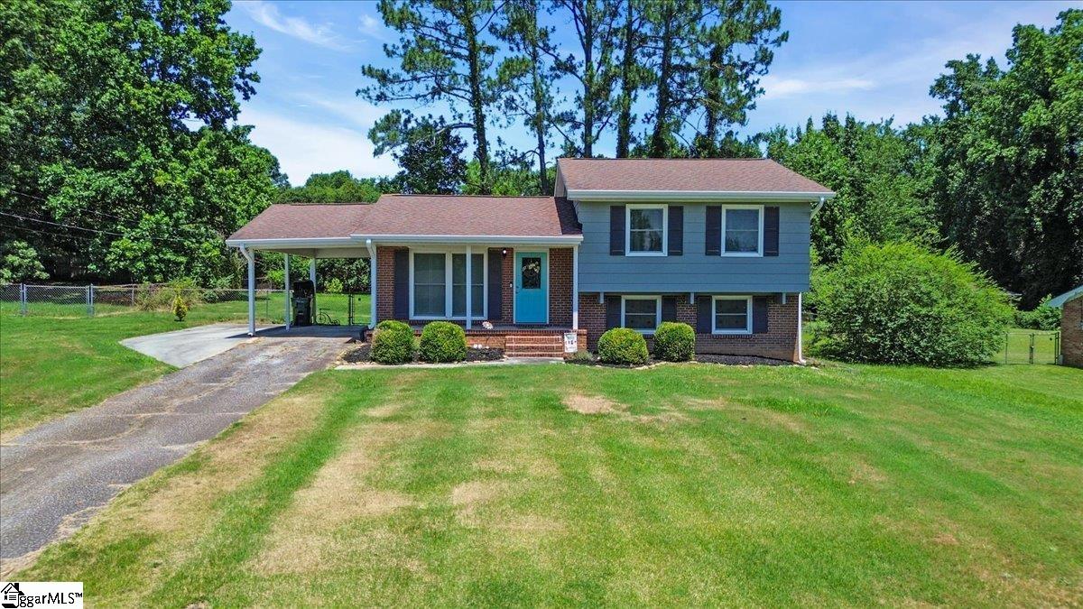 25 Amy Lane Taylors, SC 29687
