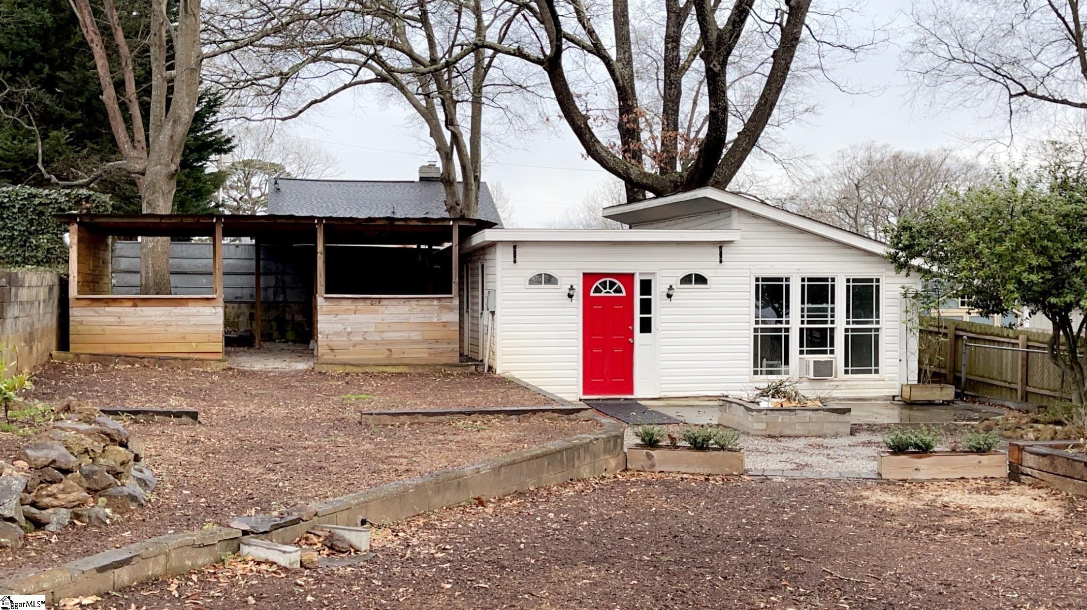 16 Underwood Avenue Greenville, SC 29607